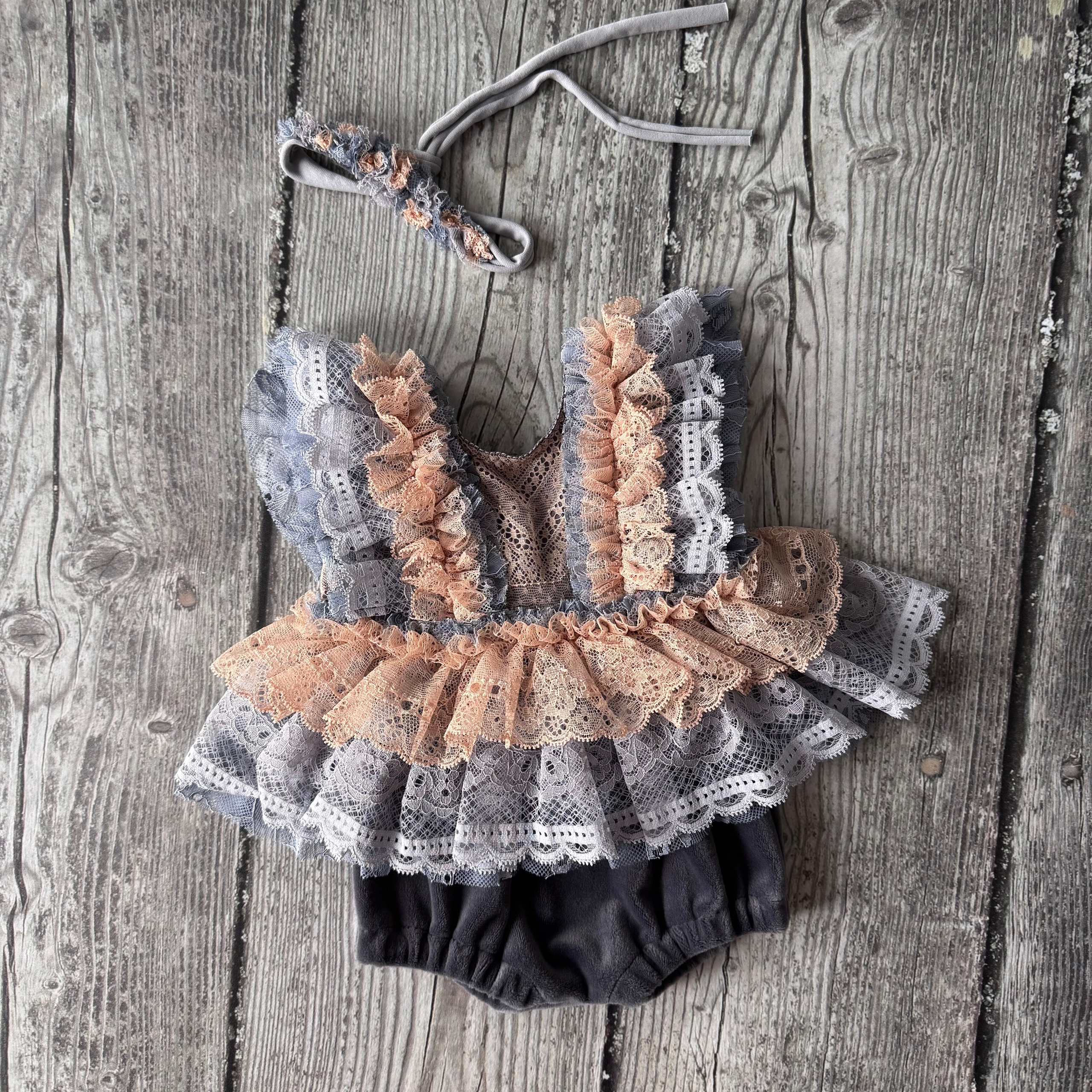 Костюмы и аксессуары для фотосессии новорожденных | Реквизит для съемки newborn в Москве. Фотосессия новорожденных в Москве и Московской области | Профессиональный фотограф newborn — Татьяна Иванова