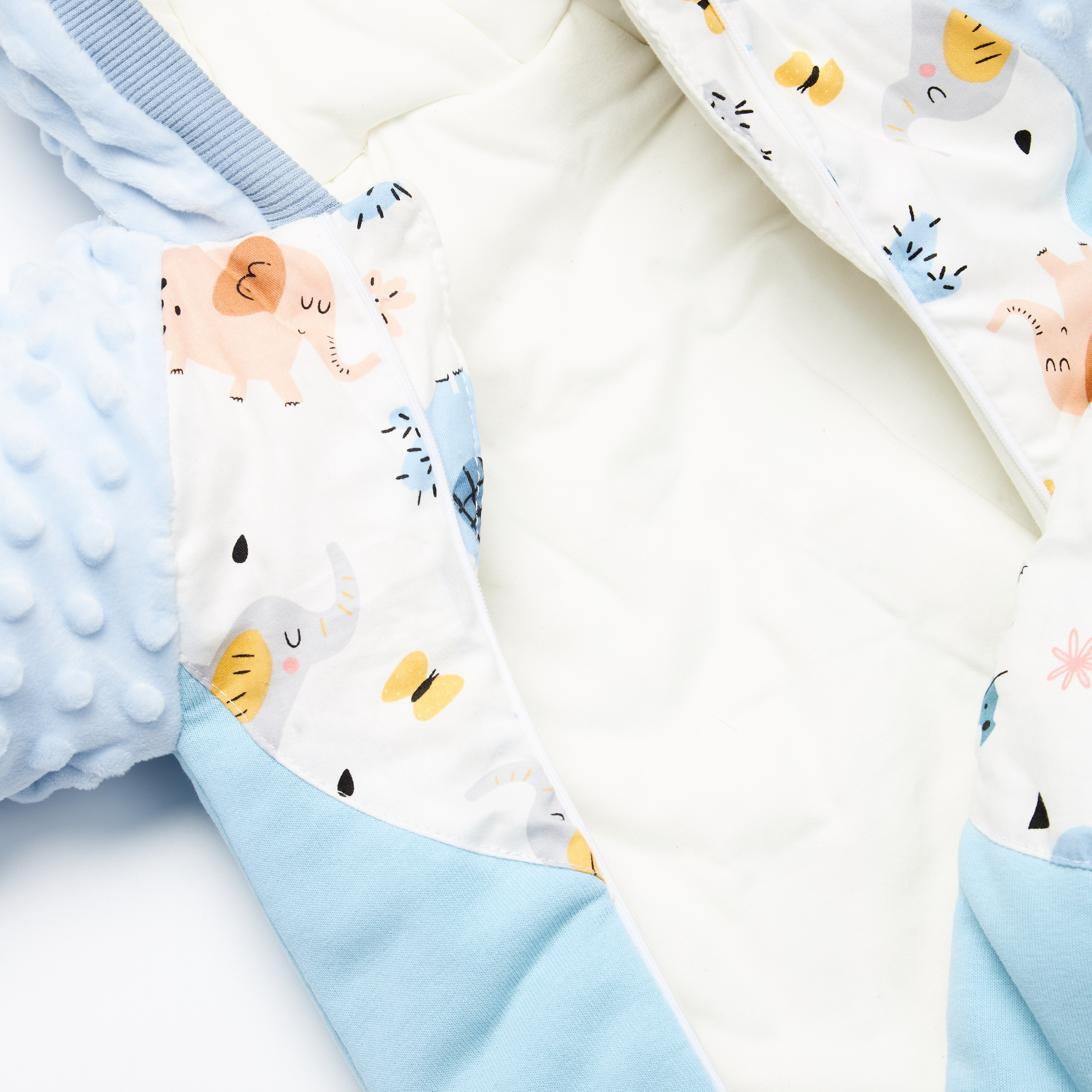 Одежда. Предметная фотосъемка в Алматы. Предметный фотограф для маркетплейстов Артур Ахмадиев