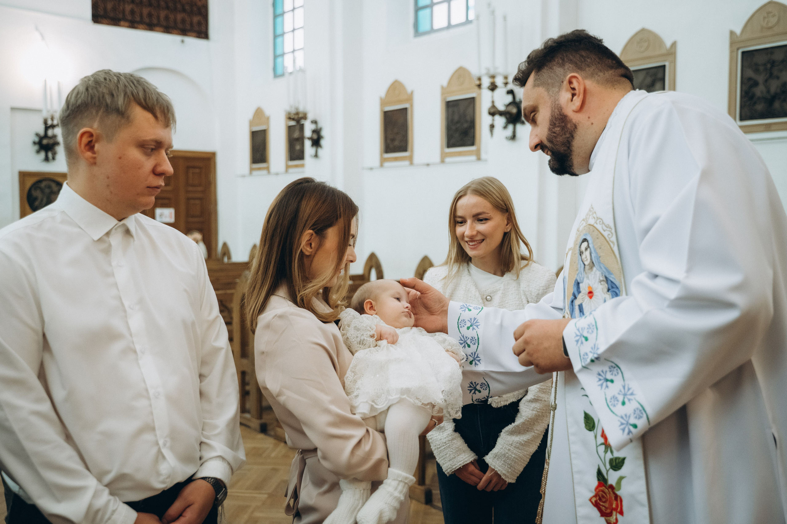 Крещение Эмили (Золотогорский костёл Пресвятой Троицы). Семейный фотограф в Минске Дарья Дреко