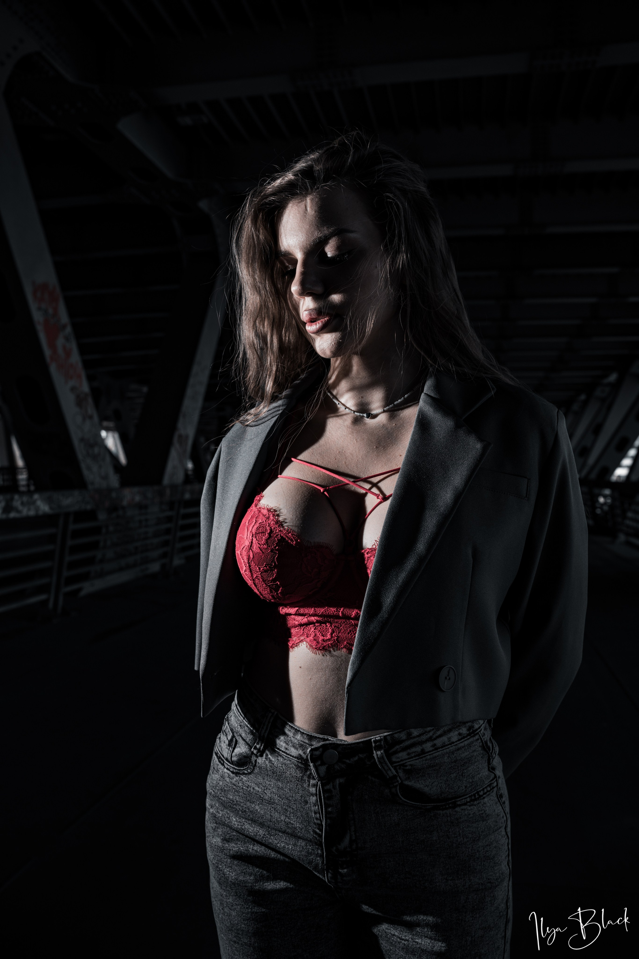 Portrait. Приветствую!  Я Ilya Black, увлечен фотографией и работаю в разных жанрах, от динамичной уличной съемки до изысканного фешена