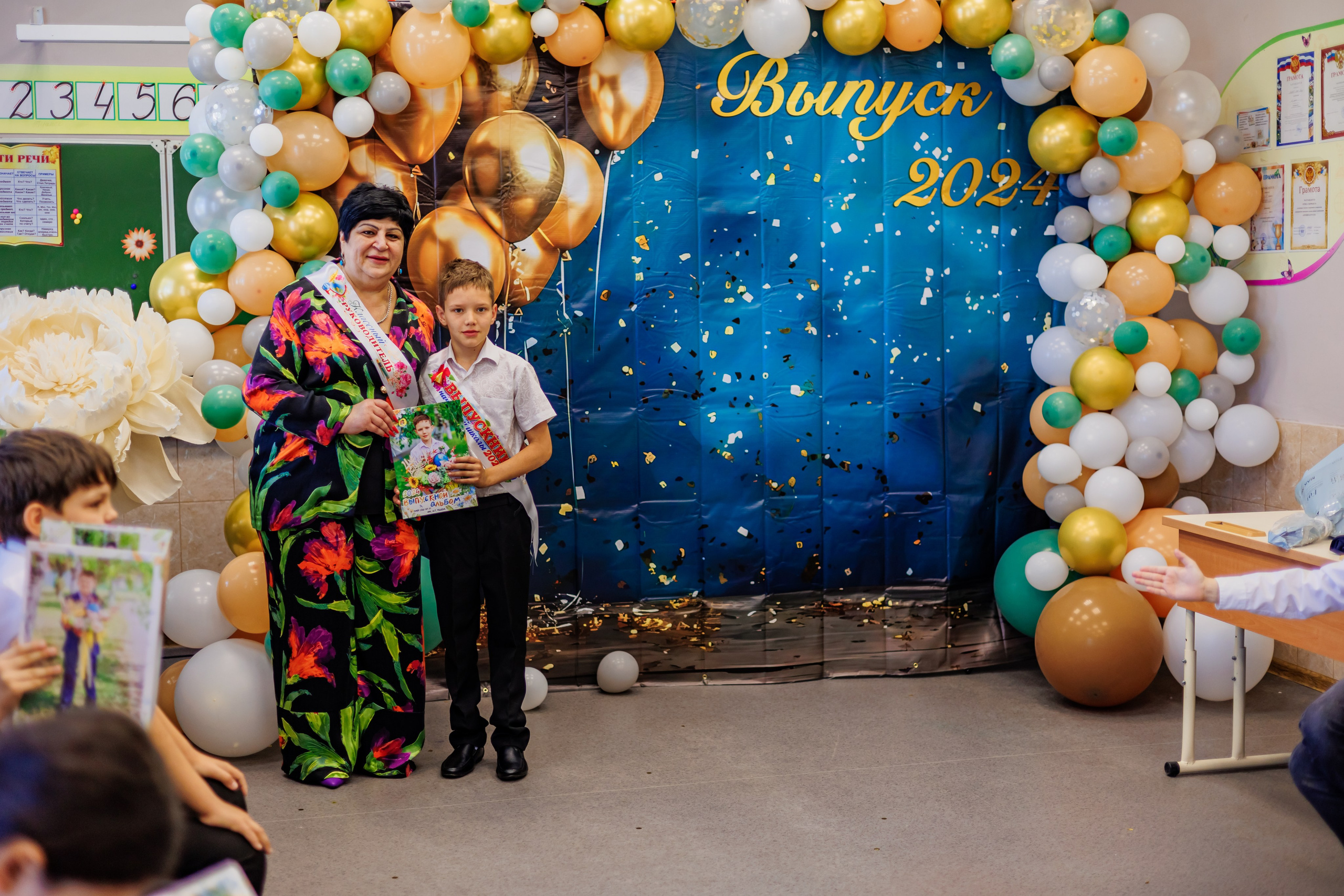 Выпуск 4а 25школа'24 год. Свадебный и семейный фотограф в Армавире