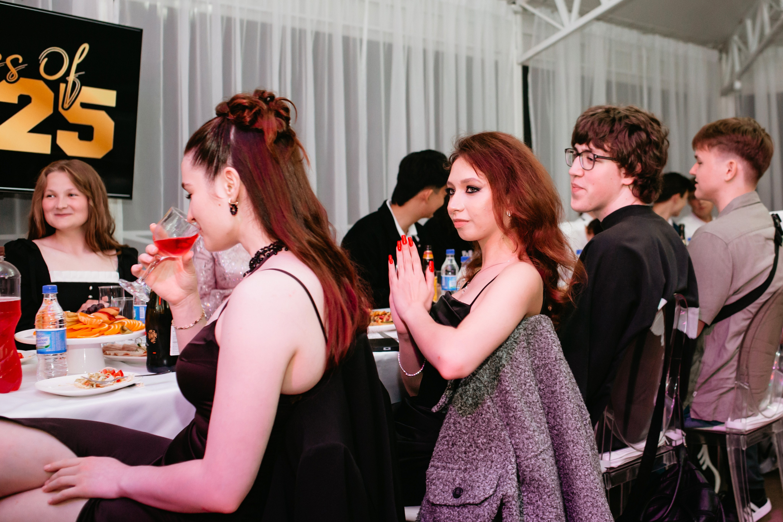 Выпускной 2025 (41 школа) 11 класс. Фотограф в Челябинске Ополихина Анна