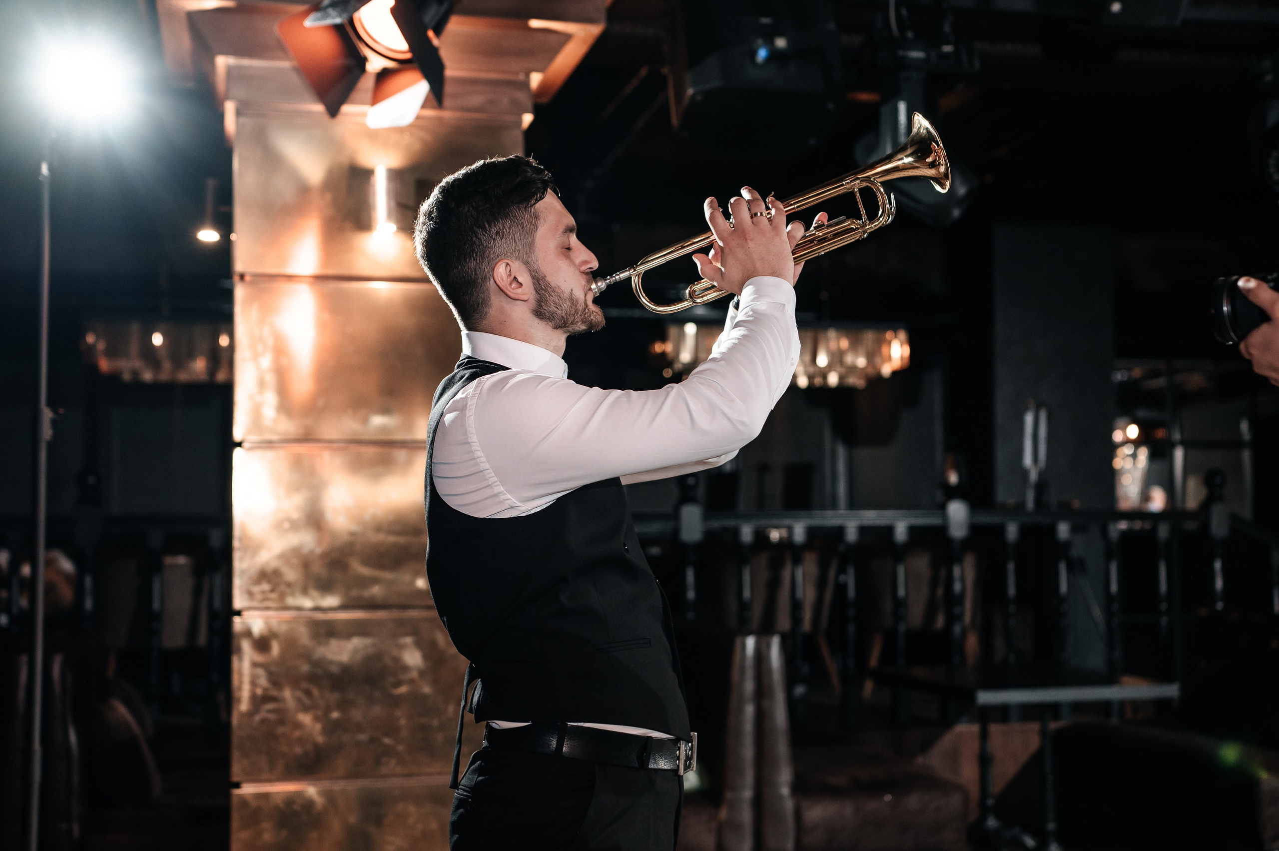 Даниил и Валерия. Черная утка. Полный день. Фотограф Екатерина Бочарникова