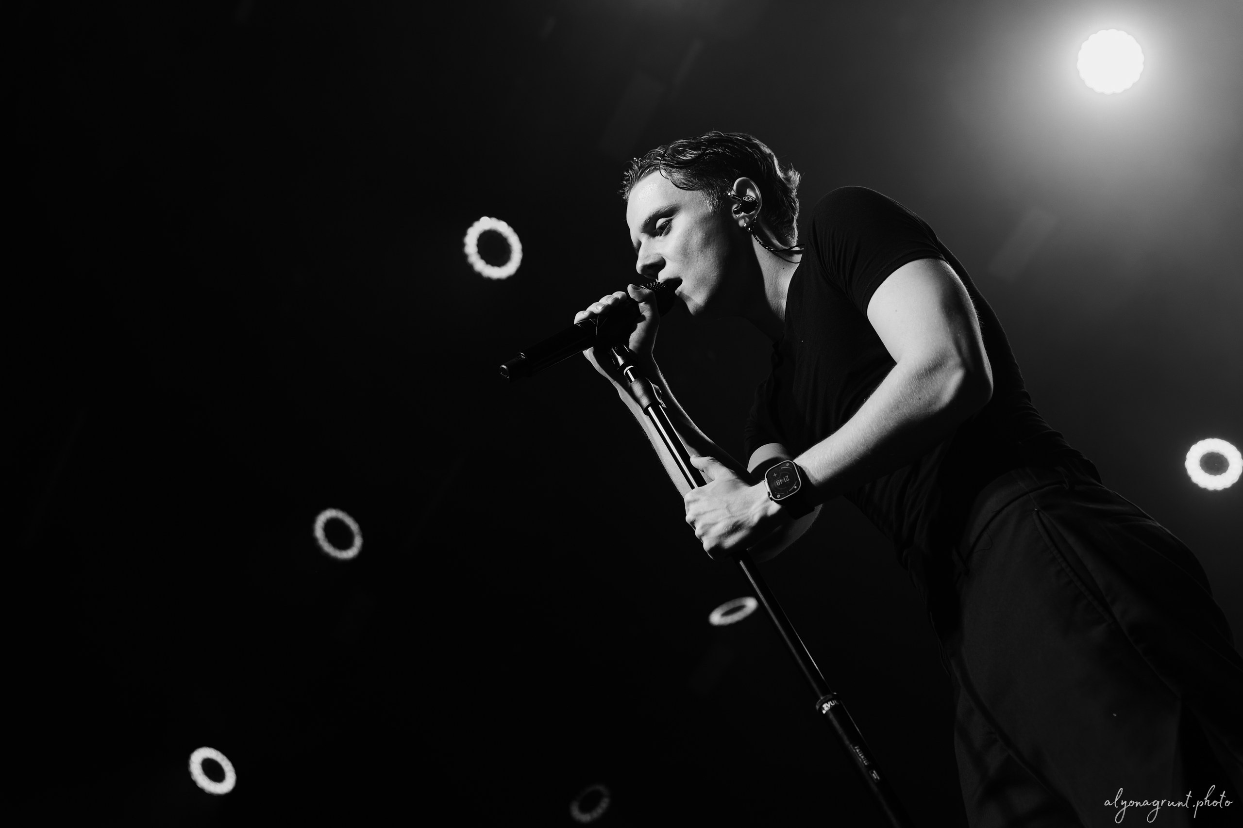 Ваня Дмитриенко, фоторепортаж СПб, A2, 23.10.2025. Алена Адрианова: фотограф в Санкт-Петербурге