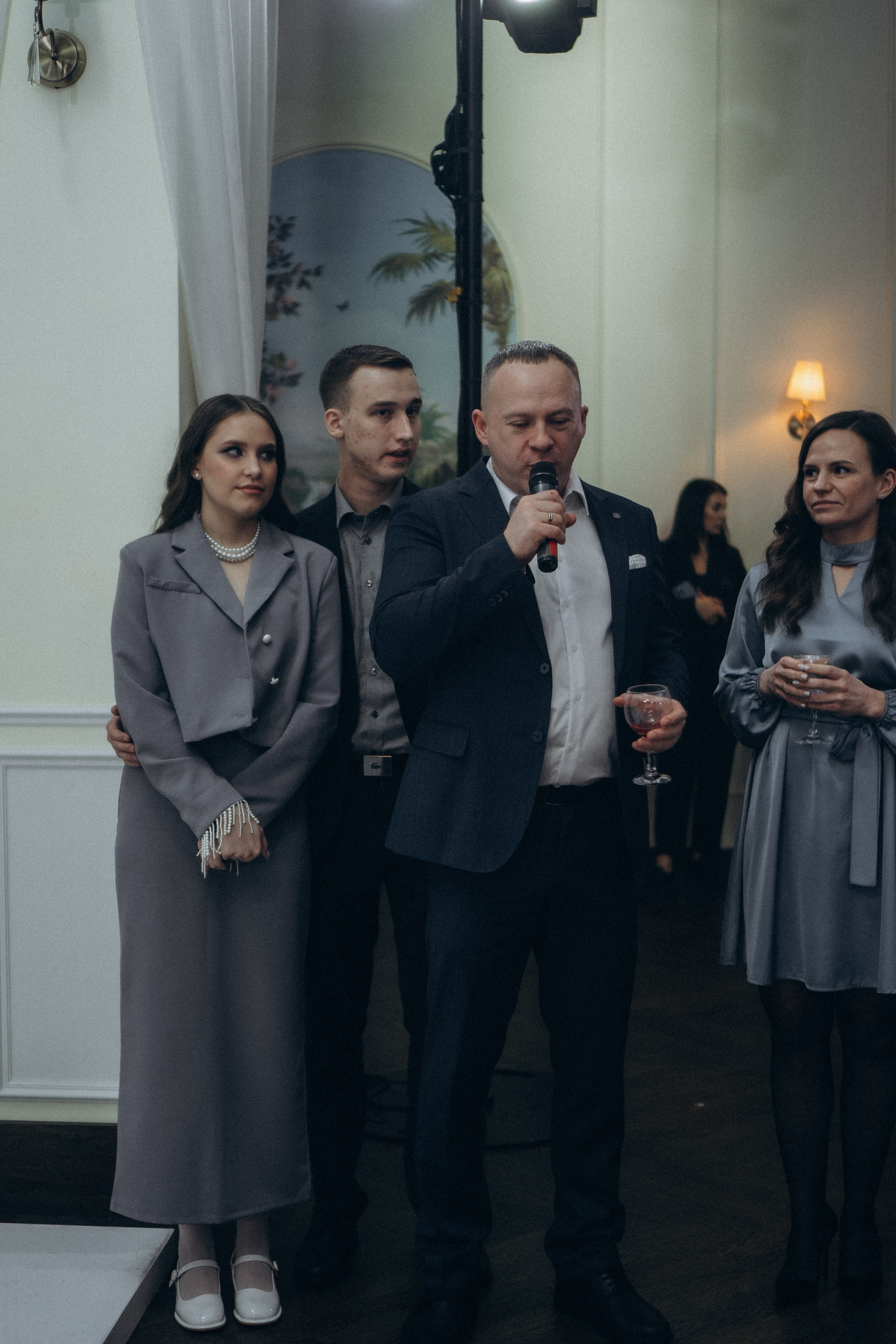 СВАДЕБНАЯ СЬЕМКА СБОРОВ В ОТЕЛЕ И ВЫЕЗД НА ЦЕРЕМОНИЮ (СНЯТО В СИБИРЕ В НИЖНЕВАРТОВСКЕ). Профессиональный фотограф, Санкт-Петербург — Виктория Богомолова