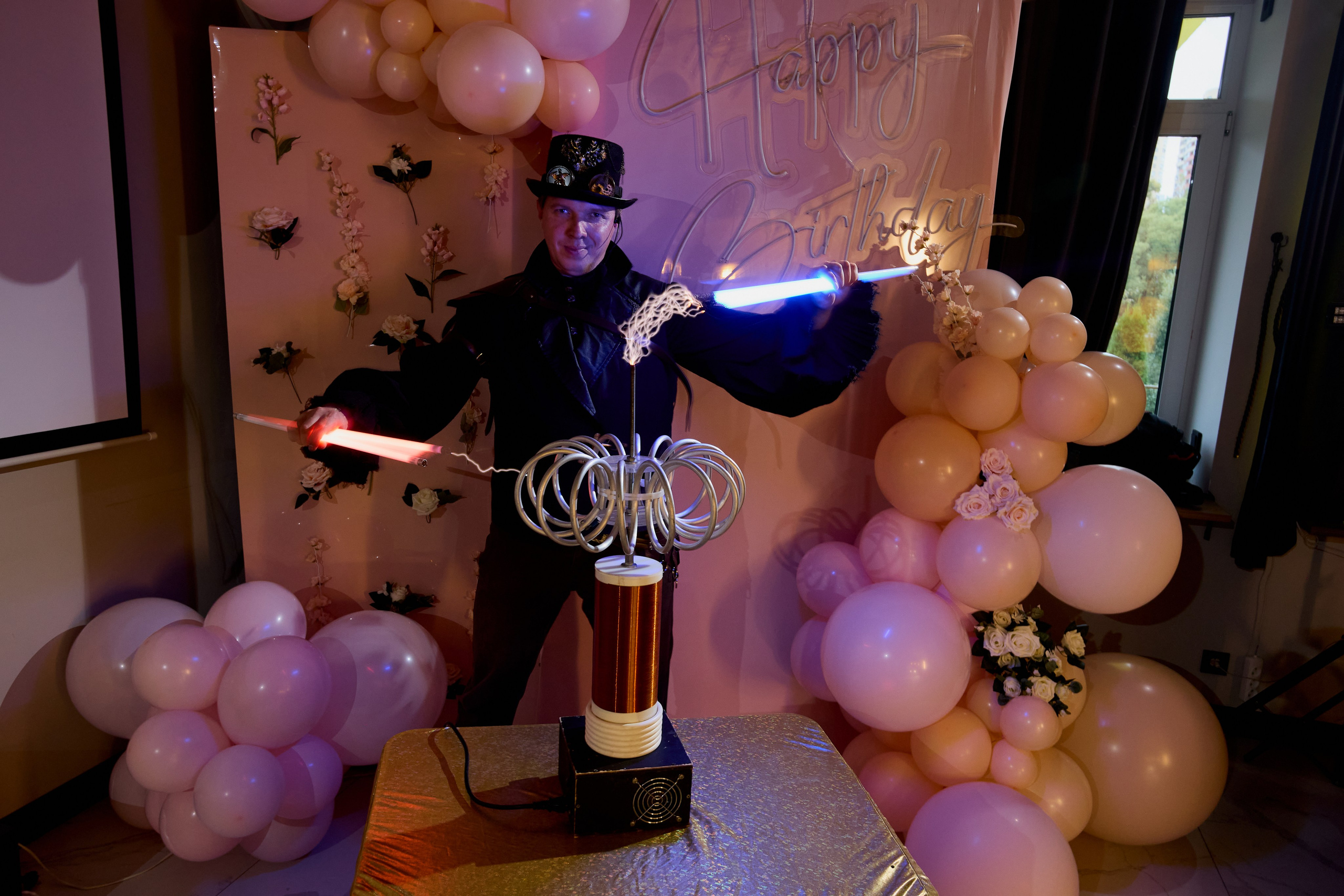 Малифисента и Тесла шоу. Свадебный фотограф Москва и Московская область Борисов Сергей