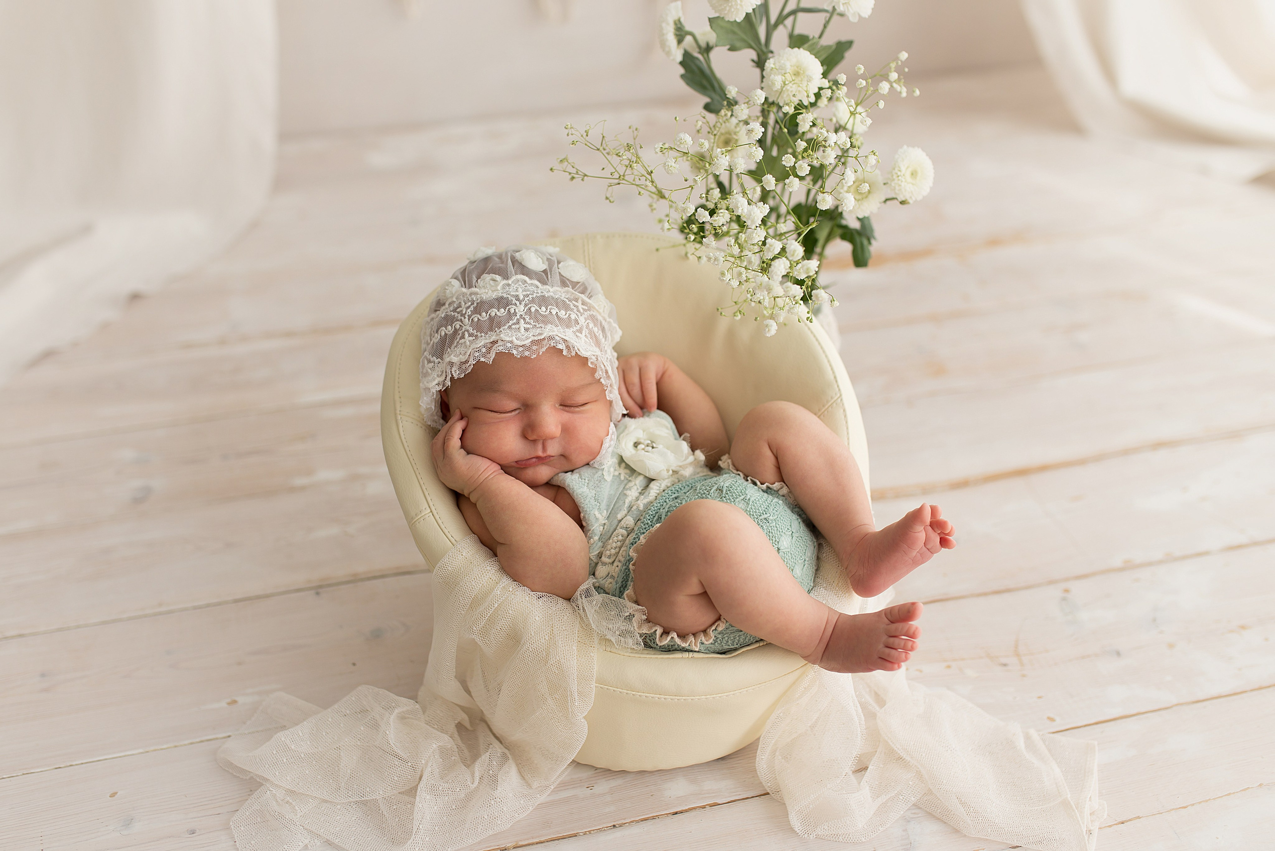 Фотосессия новорождённого. Фотограф новорождённых малышей и детский фотограф В Казани Лана Максим