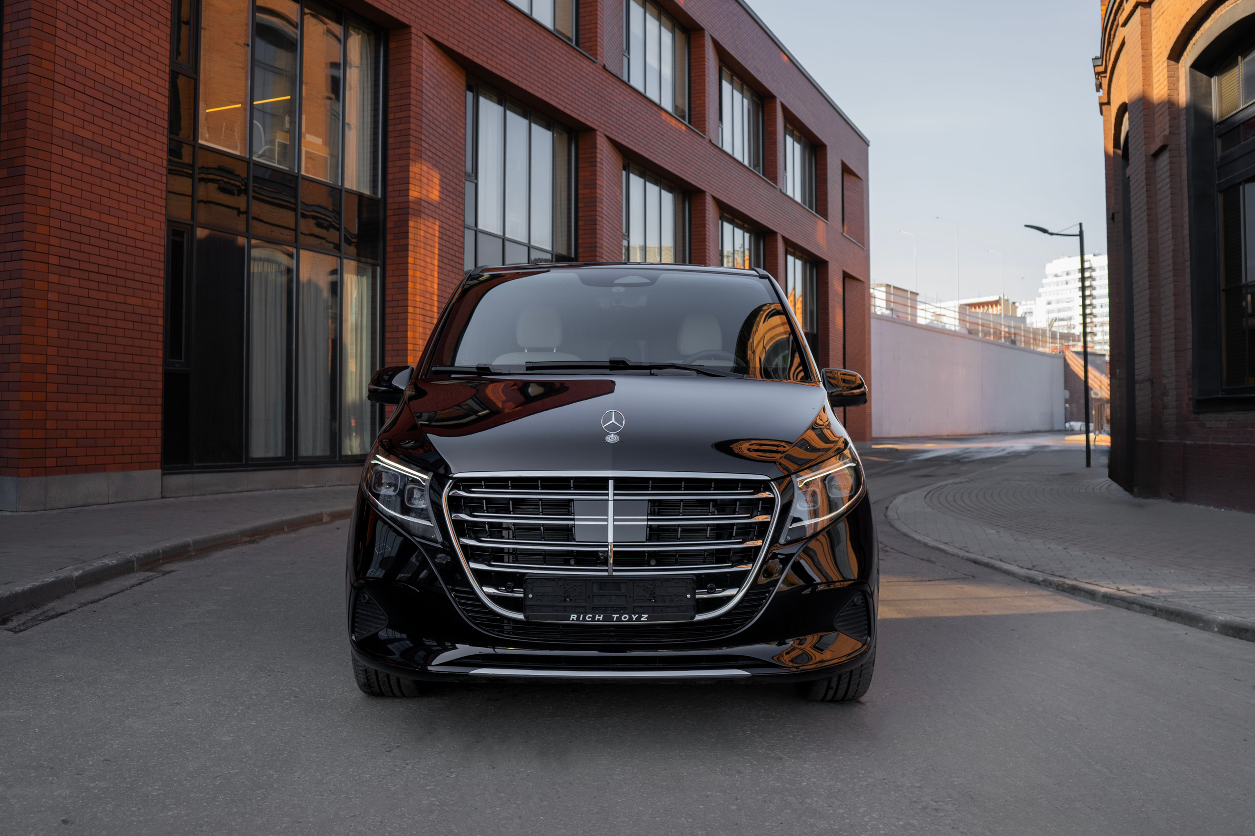 Mercedes-Benz V-class