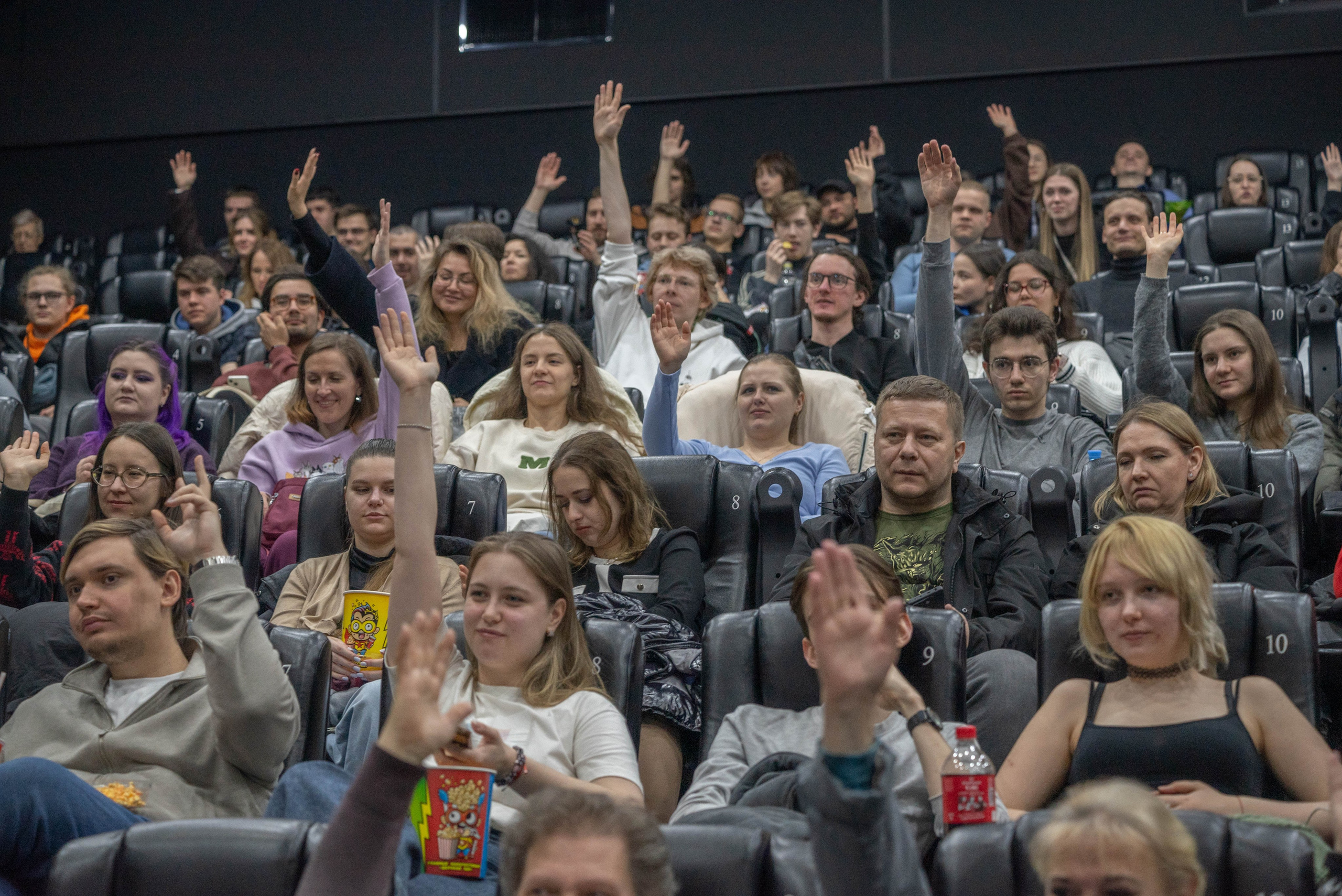 Предпремьерные съёмки кинопоказов. Семейный, уличный и пейзажный фотограф в Москве Никифоров Виктор