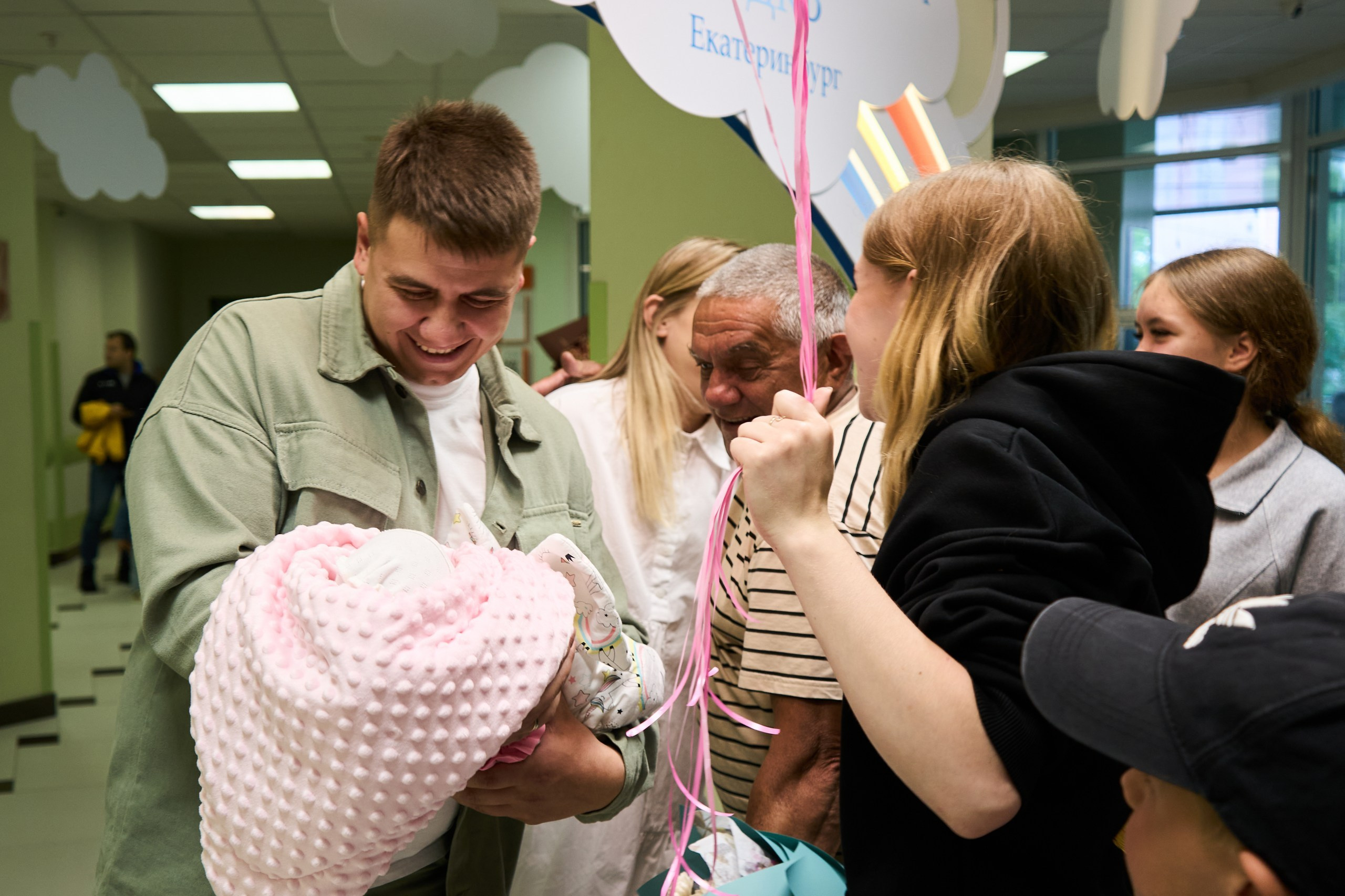 Фотосессия выписки из роддома. Фотограф Екатеринбург Кокшарова Александра