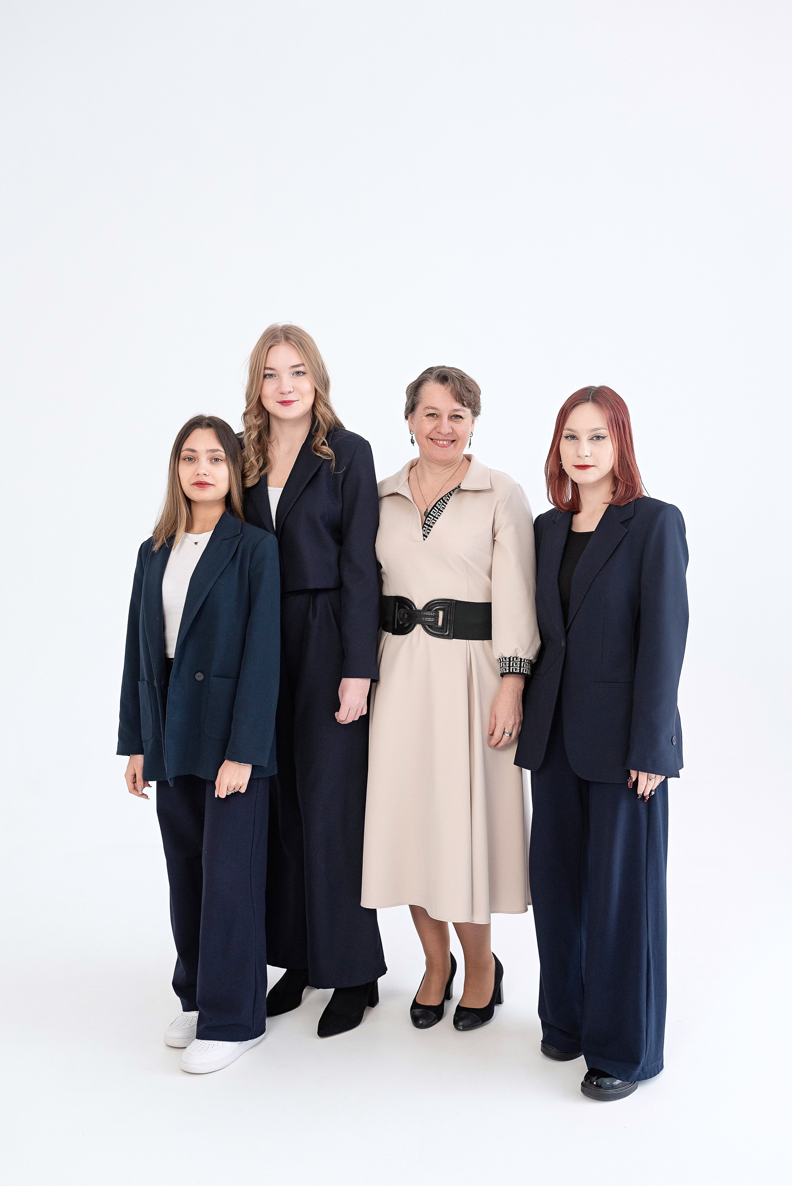 9 класс на циклораме. Детский и семейный фотограф в Сургуте и Нефтеюганске Анна Старцева