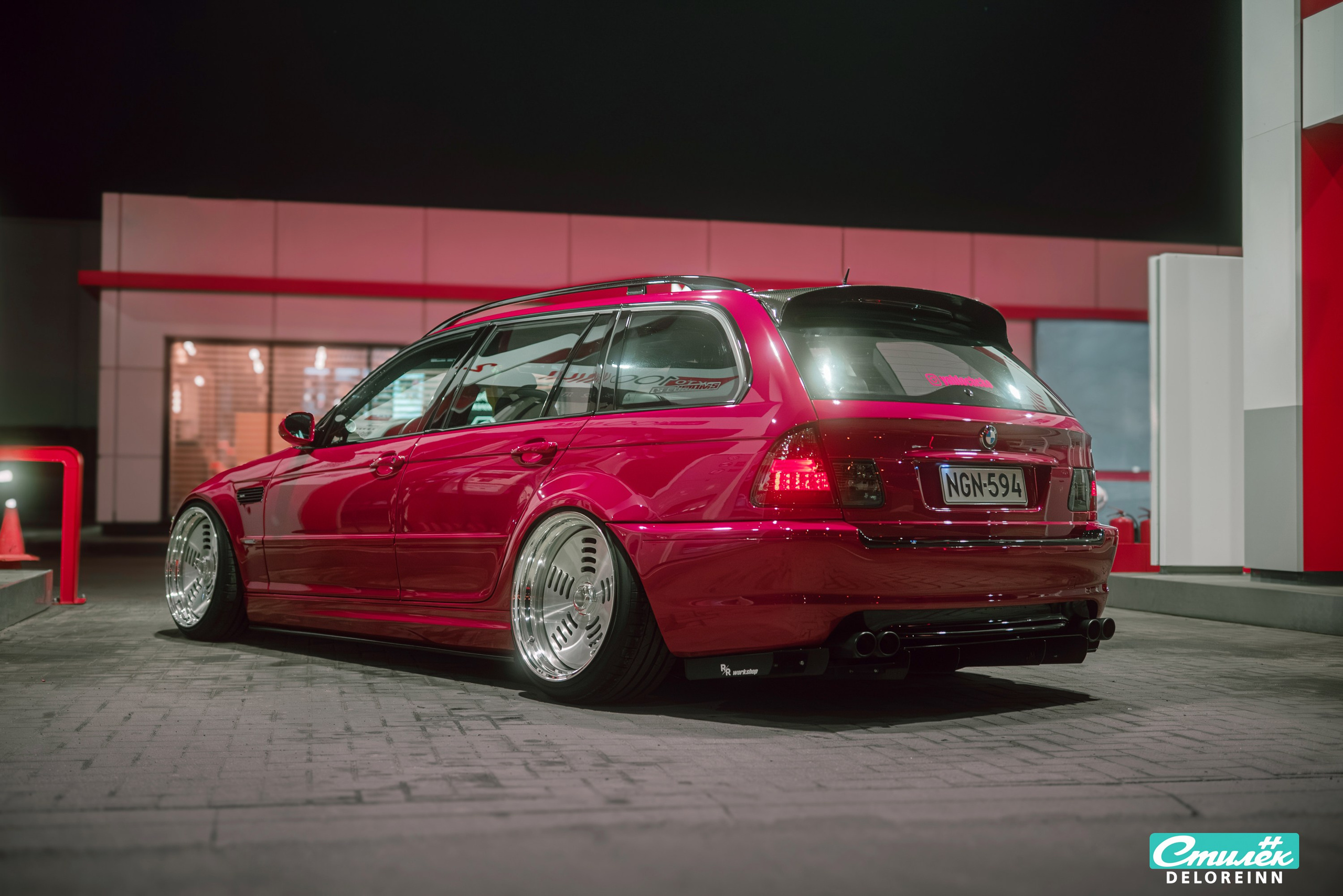 Pink BMW E46 Touring from Finland. DeLorein