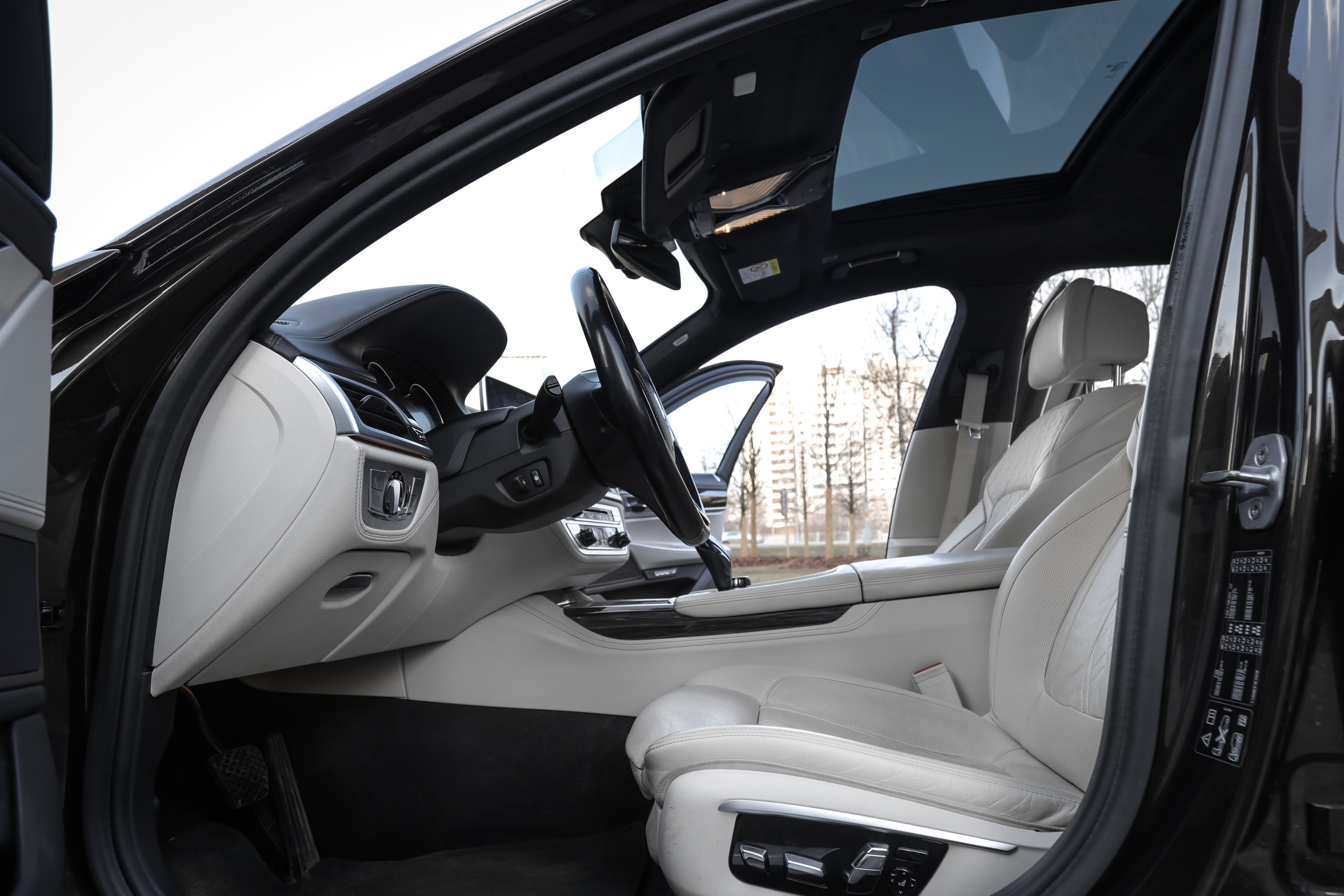 2017 BMW 750 Ld XDrive. Mixturecaptures