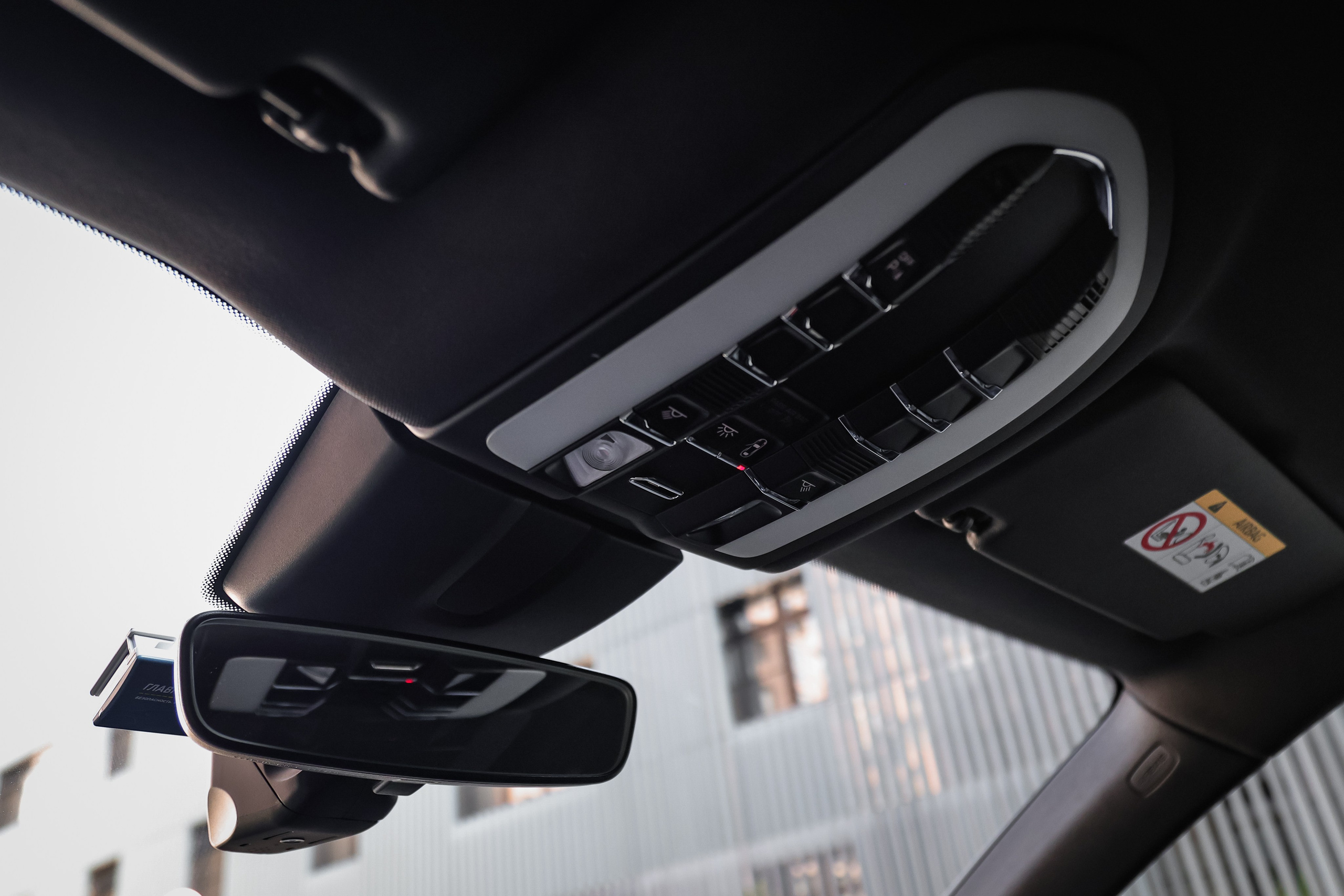 2020 PORSCHE MACAN. Mixturecaptures