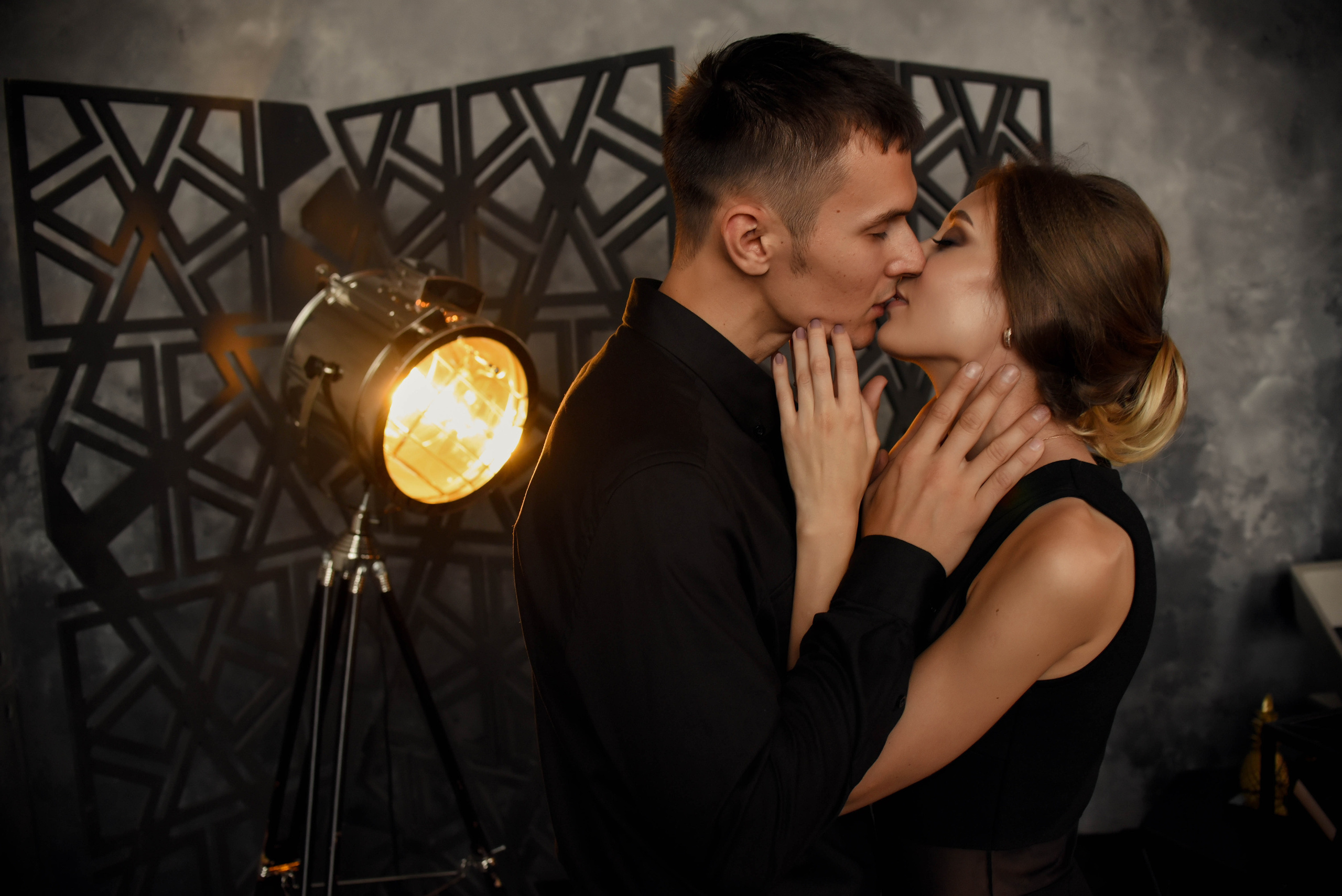 Студийное Love story. Свадебный, семейный, детский, контент фотограф в Омске Максим Ильин