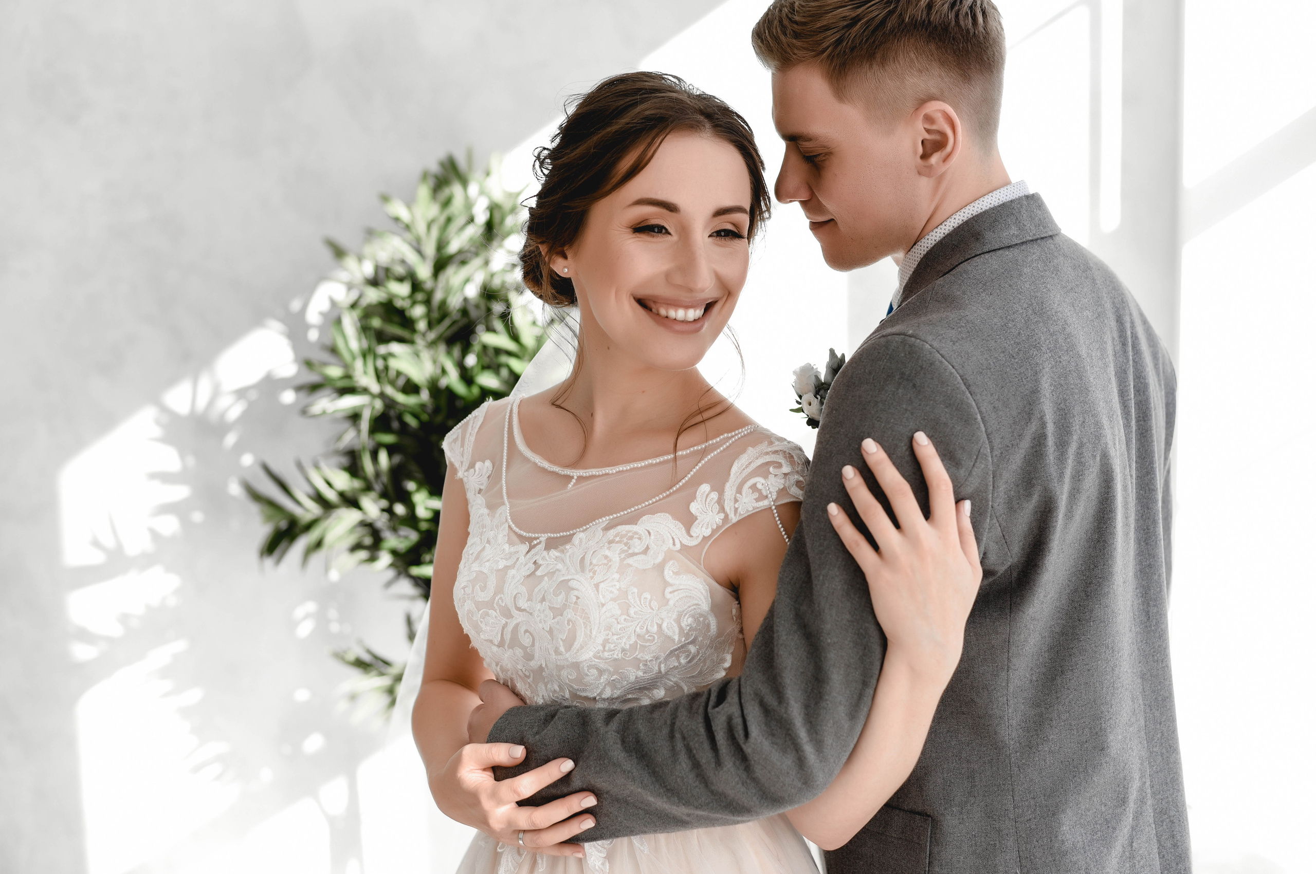 Красивая и нежная студийная серия Коли и Оли. Свадебный, семейный, детский, контент фотограф в Омске Максим Ильин