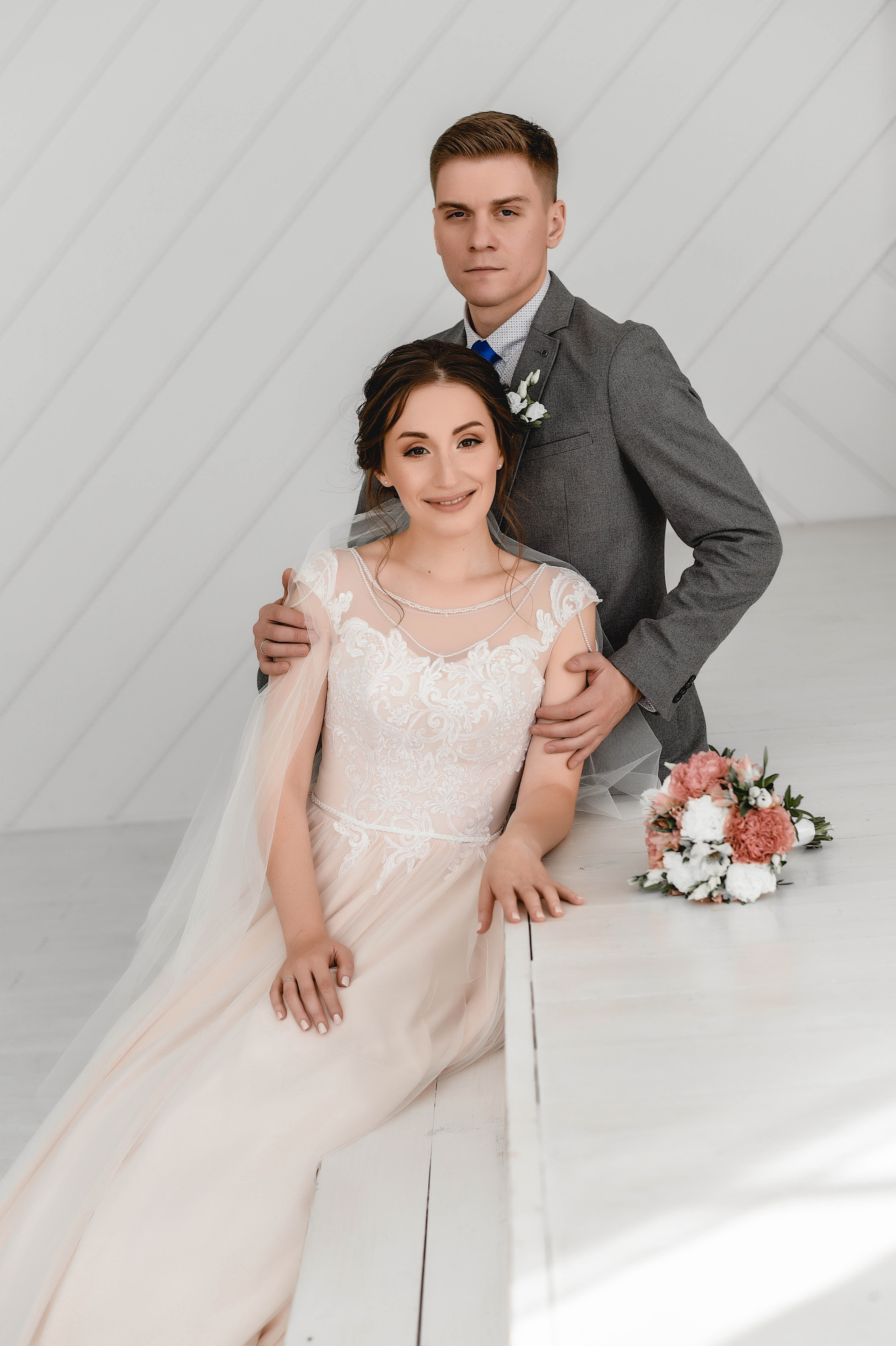 Красивая и нежная студийная серия Коли и Оли. Свадебный, семейный, детский, контент фотограф в Омске Максим Ильин