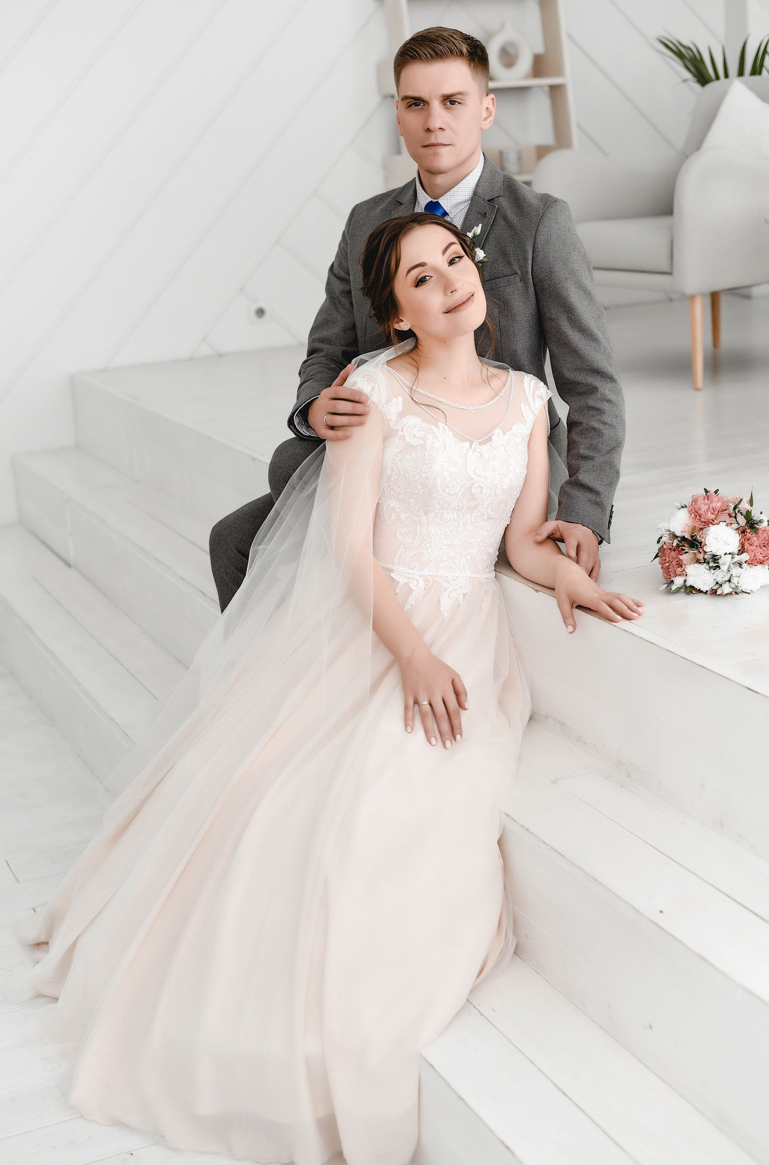 Красивая и нежная студийная серия Коли и Оли. Свадебный, семейный, детский, контент фотограф в Омске Максим Ильин