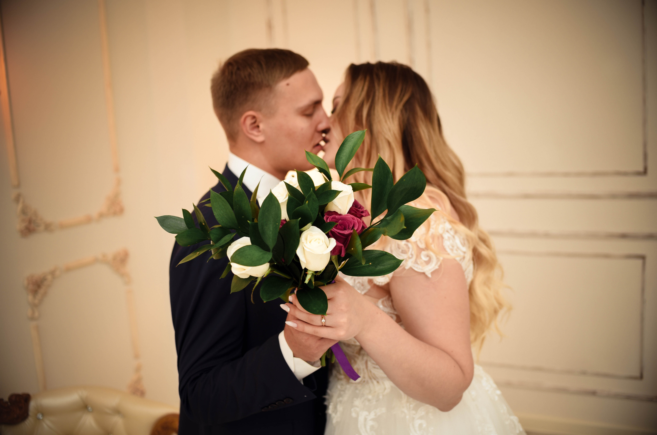 Летняя серия кадров с прогулки Александра и Юлии. Свадебный, семейный, детский, контент фотограф в Омске Максим Ильин