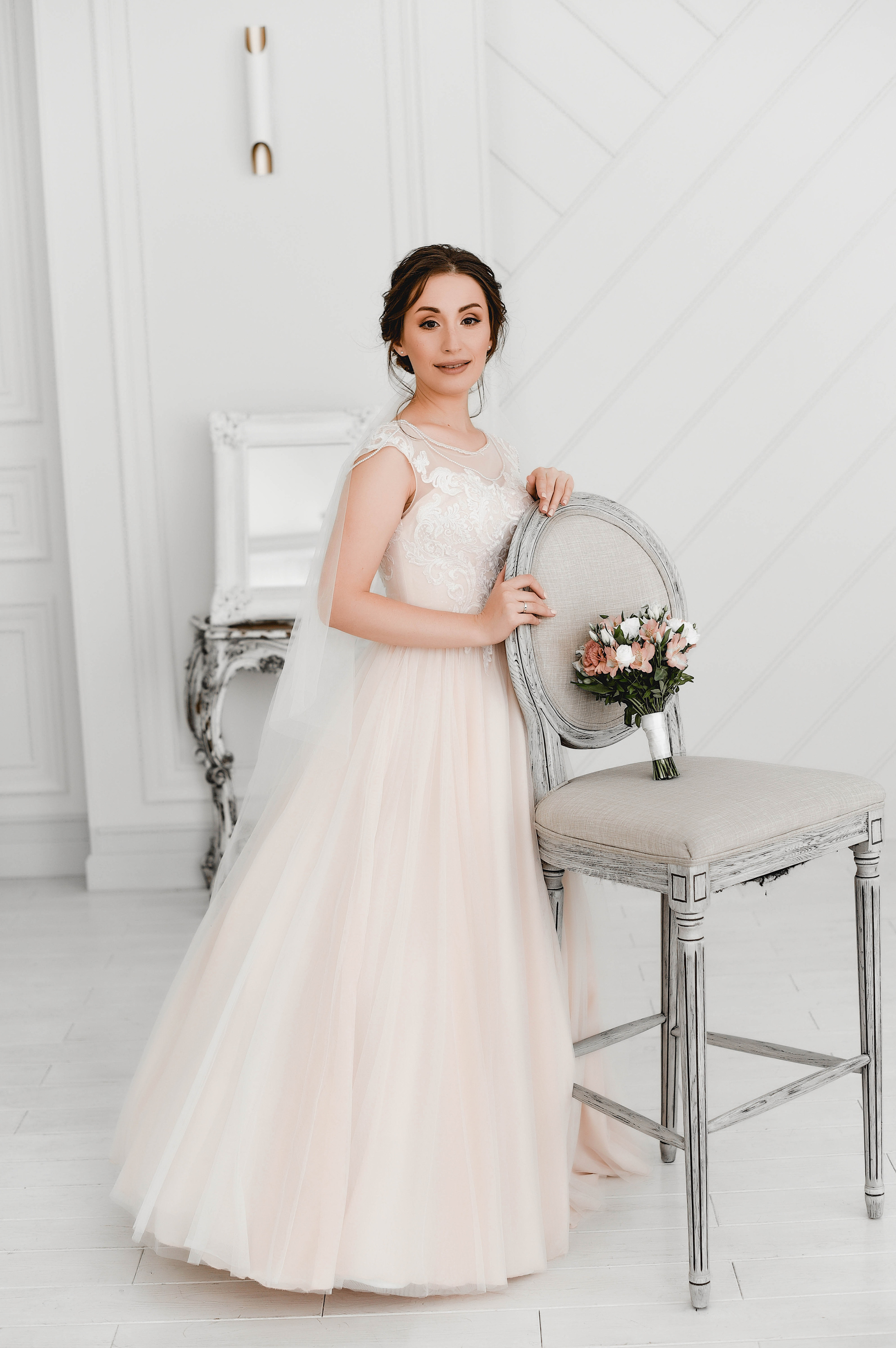 Красивая и нежная студийная серия Коли и Оли. Свадебный, семейный, детский, контент фотограф в Омске Максим Ильин