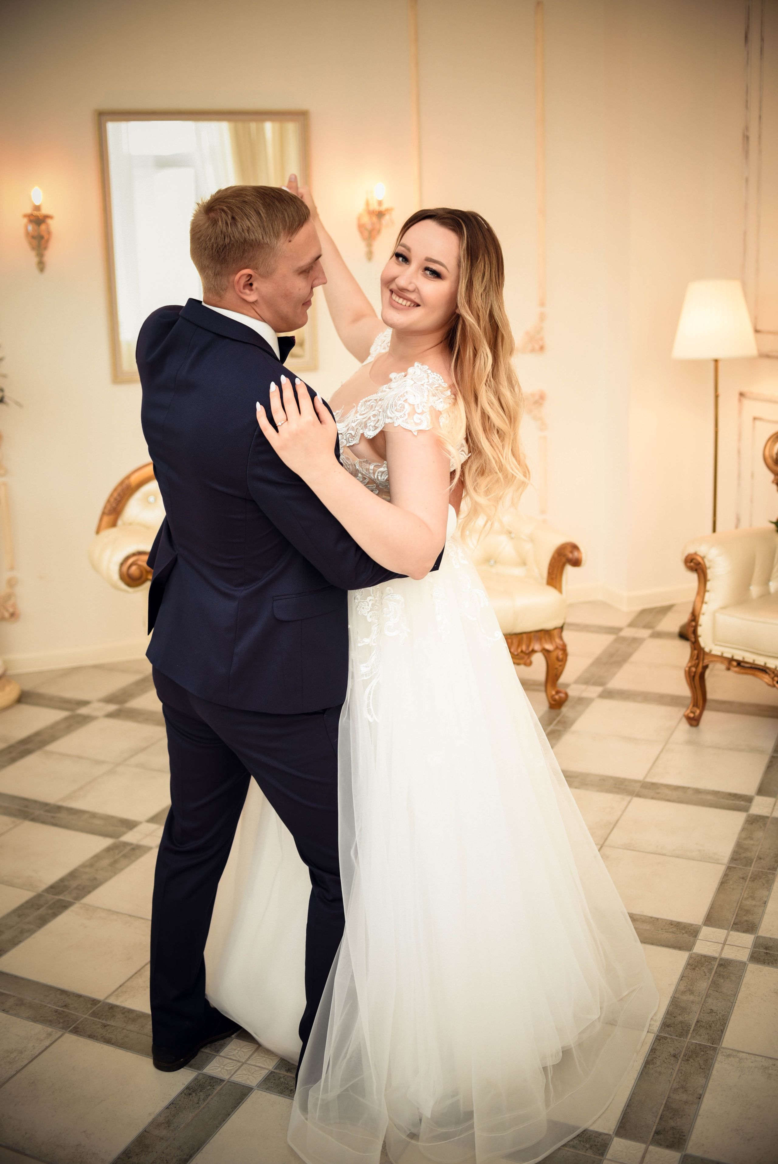 Летняя серия кадров с прогулки Александра и Юлии. Свадебный, семейный, детский, контент фотограф в Омске Максим Ильин