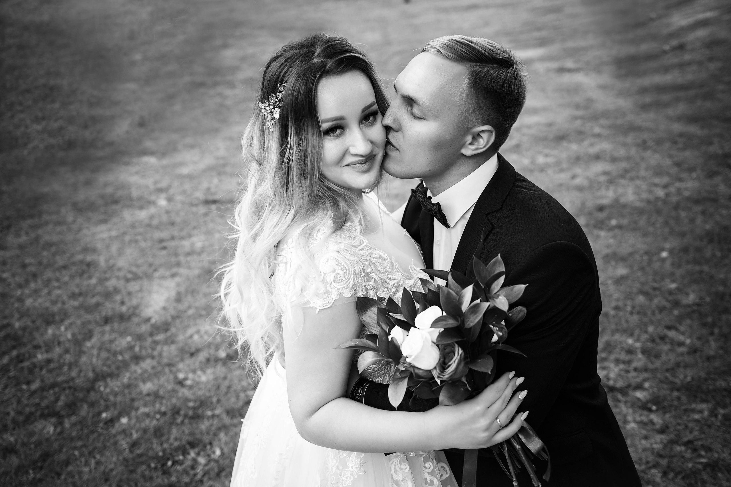 Летняя серия кадров с прогулки Александра и Юлии. Свадебный, семейный, детский, контент фотограф в Омске Максим Ильин