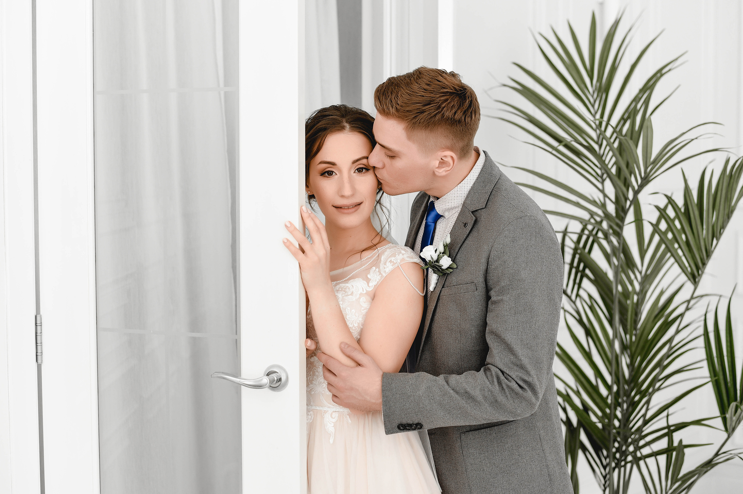 Красивая и нежная студийная серия Коли и Оли. Свадебный, семейный, детский, контент фотограф в Омске Максим Ильин