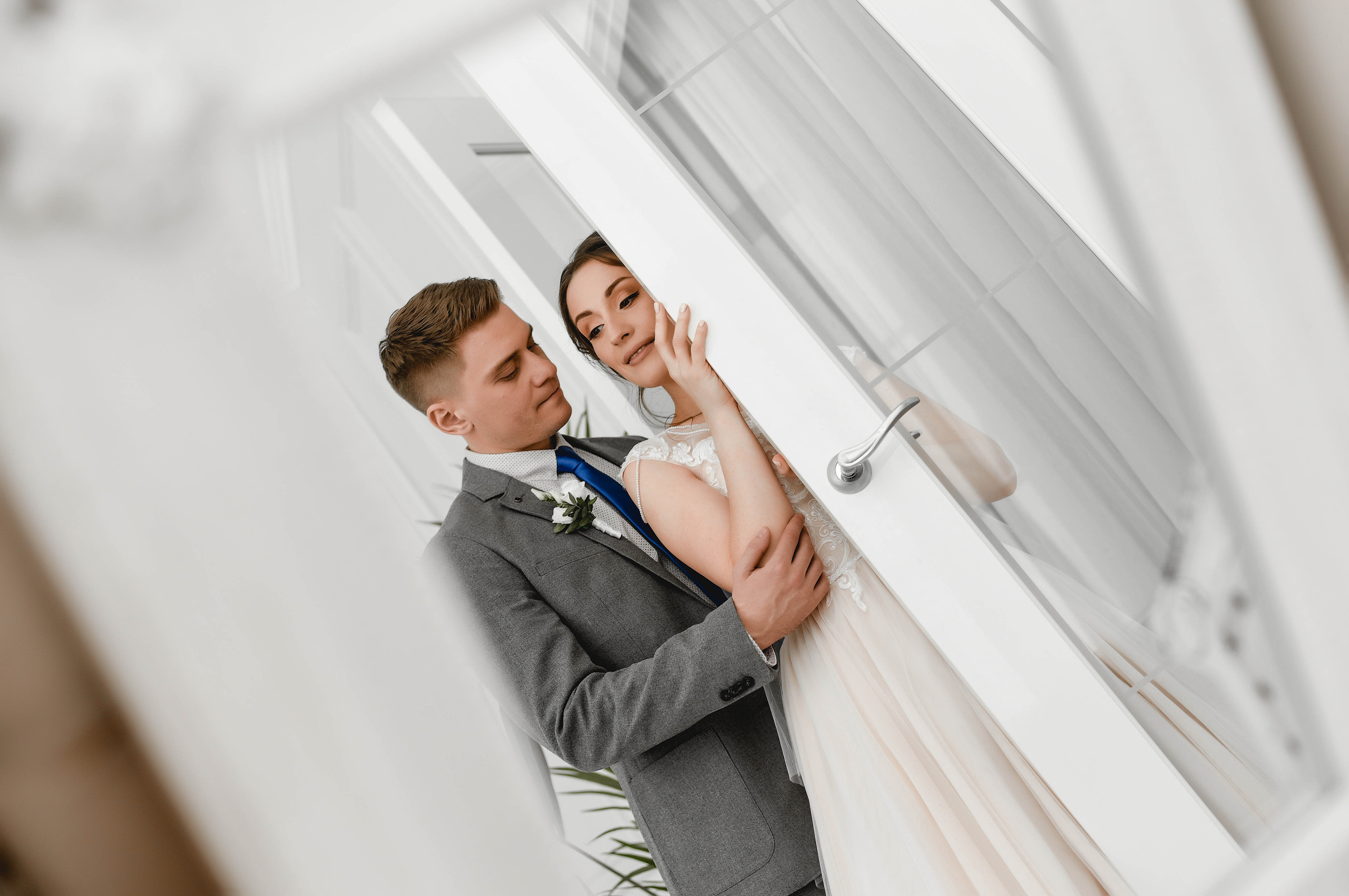 Красивая и нежная студийная серия Коли и Оли. Свадебный, семейный, детский, контент фотограф в Омске Максим Ильин