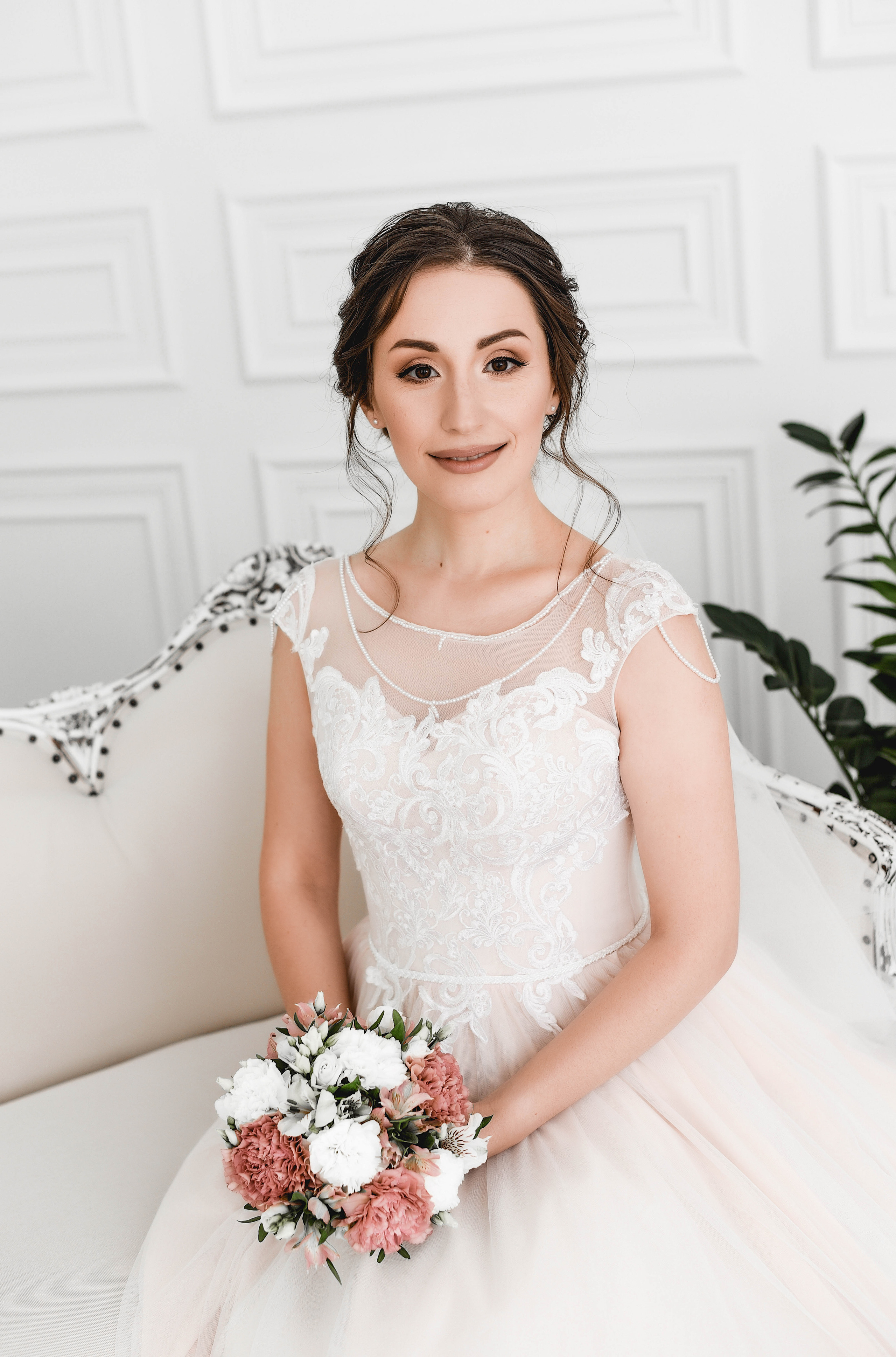 Красивая и нежная студийная серия Коли и Оли. Свадебный, семейный, детский, контент фотограф в Омске Максим Ильин