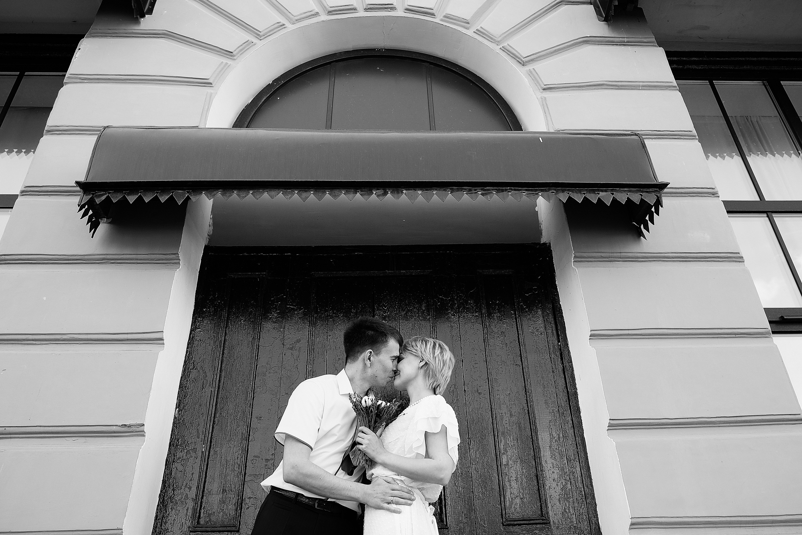 Свадебная Пятница 13)))) Серия чб снимков Любови и Алексея. Свадебный, семейный, детский, контент фотограф в Омске Максим Ильин