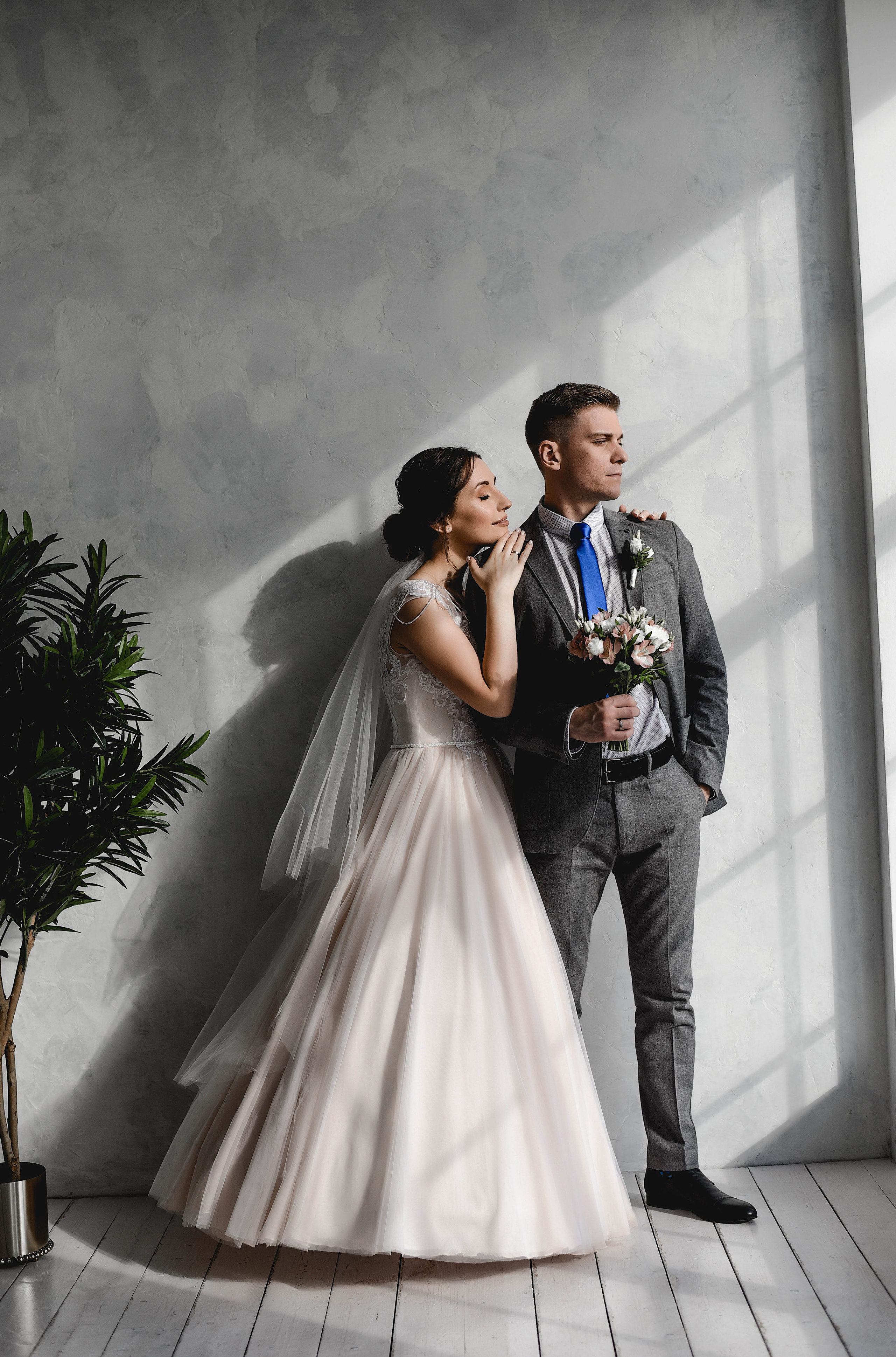 Красивая и нежная студийная серия Коли и Оли. Свадебный, семейный, детский, контент фотограф в Омске Максим Ильин