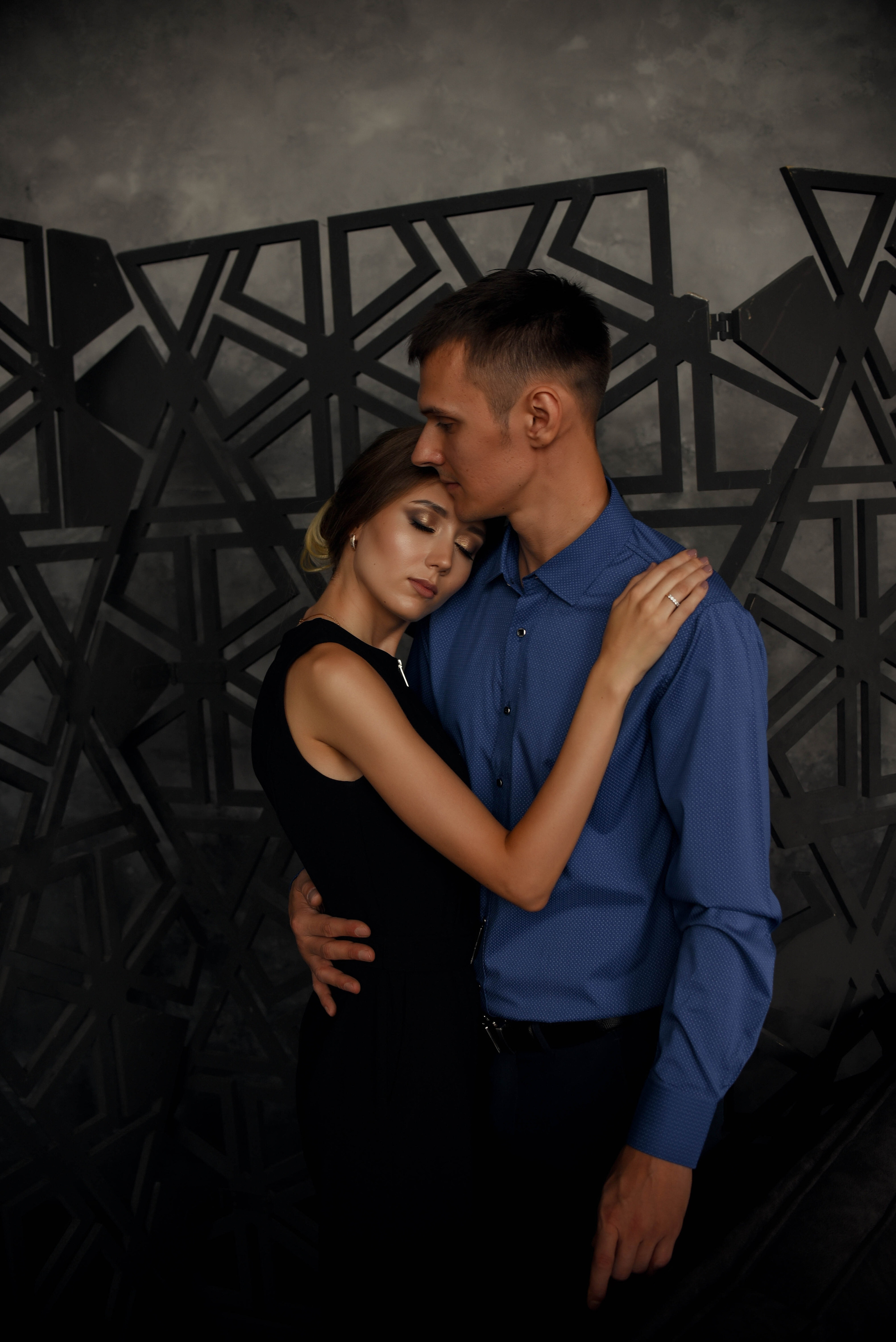 Студийное Love story. Свадебный, семейный, детский, контент фотограф в Омске Максим Ильин