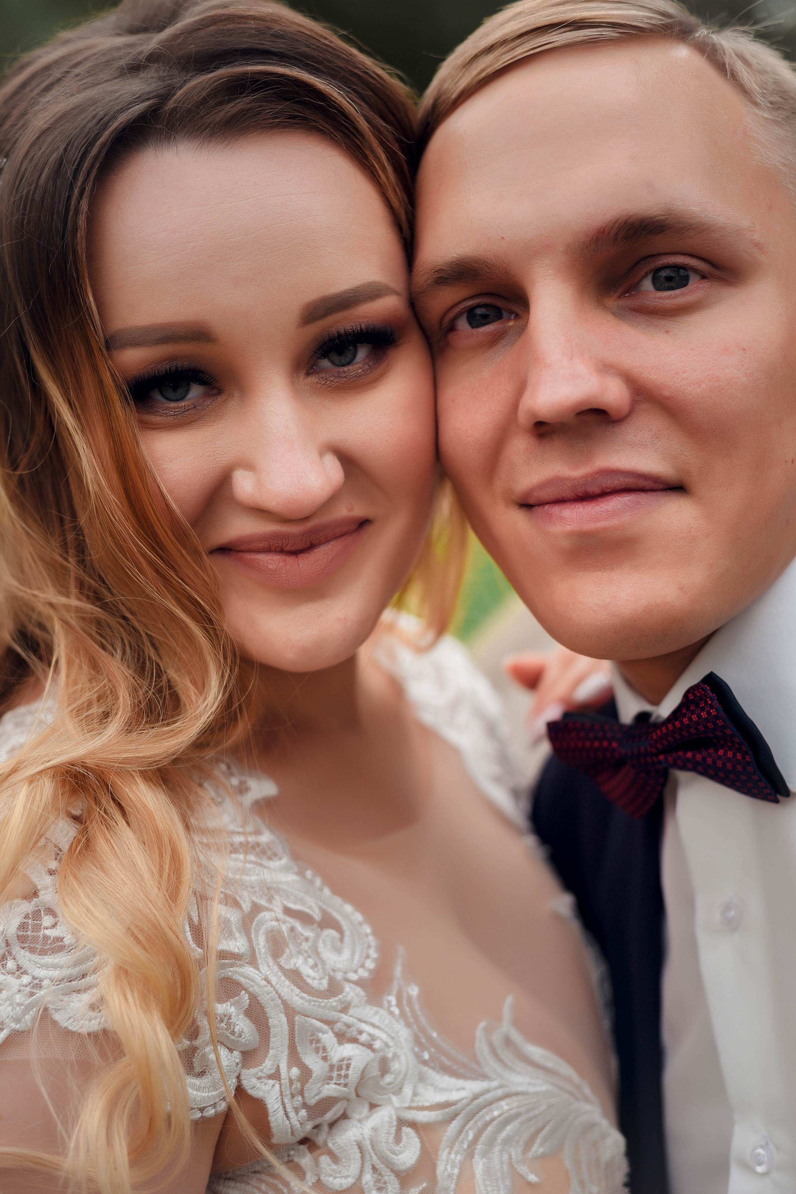 Летняя серия кадров с прогулки Александра и Юлии. Свадебный, семейный, детский, контент фотограф в Омске Максим Ильин