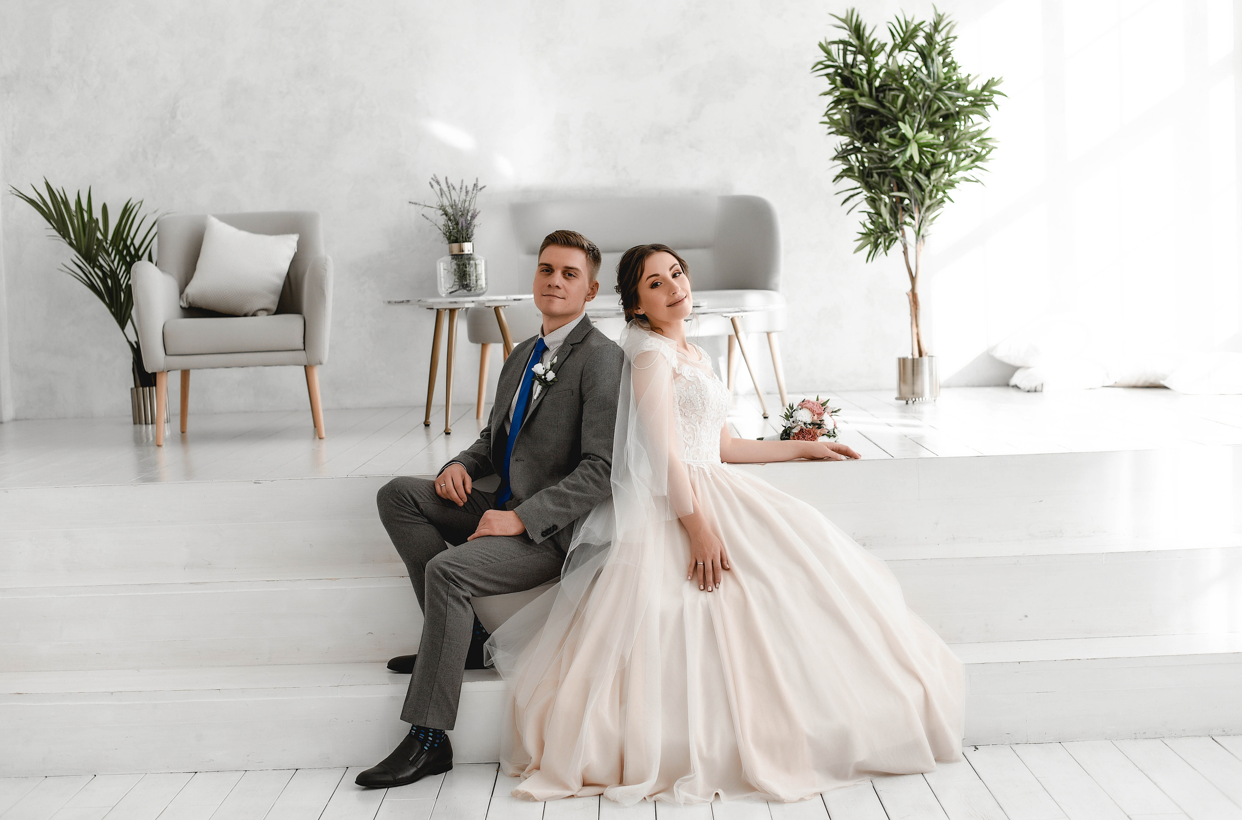 Красивая и нежная студийная серия Коли и Оли. Свадебный, семейный, детский, контент фотограф в Омске Максим Ильин