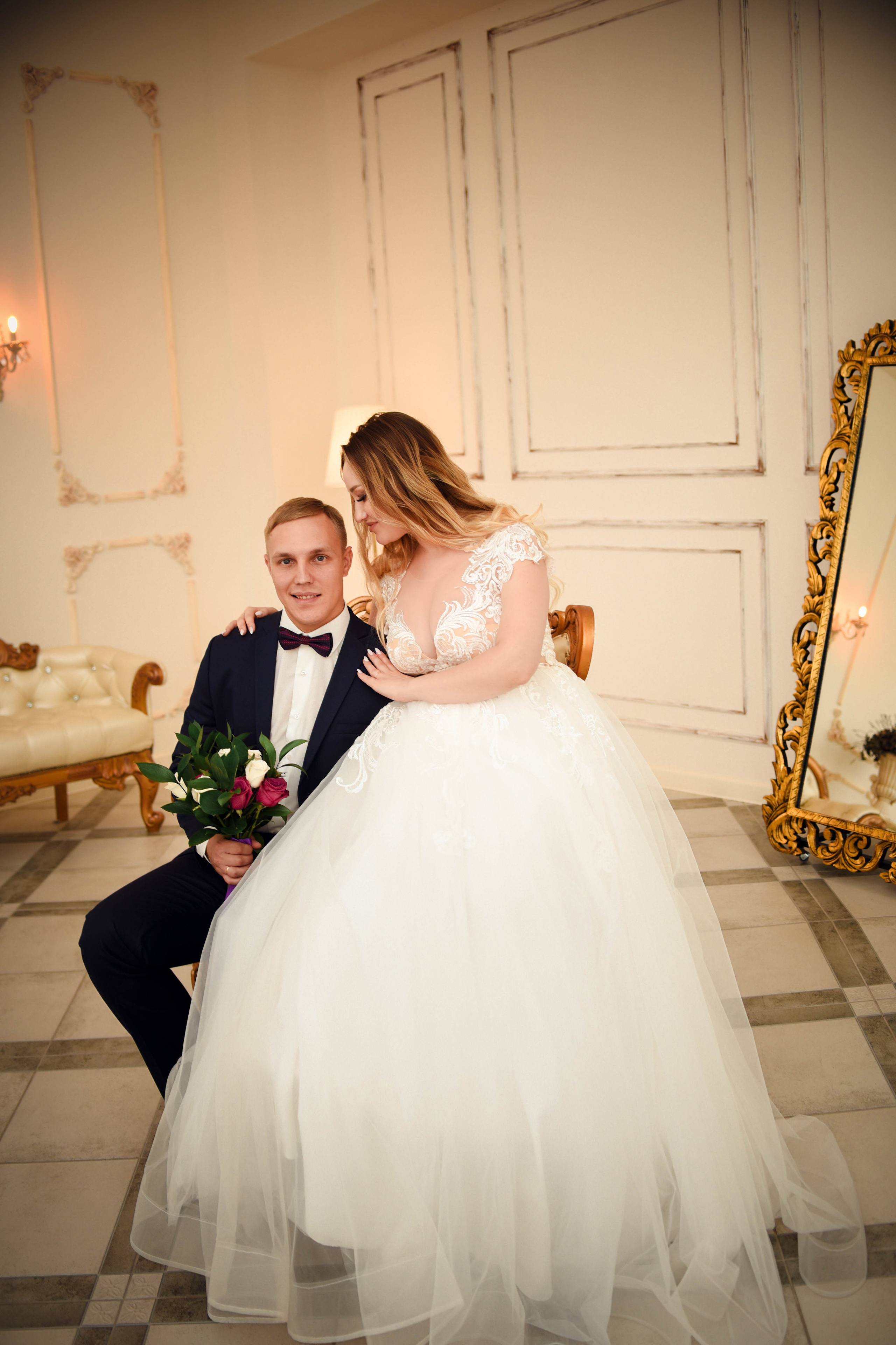 Летняя серия кадров с прогулки Александра и Юлии. Свадебный, семейный, детский, контент фотограф в Омске Максим Ильин