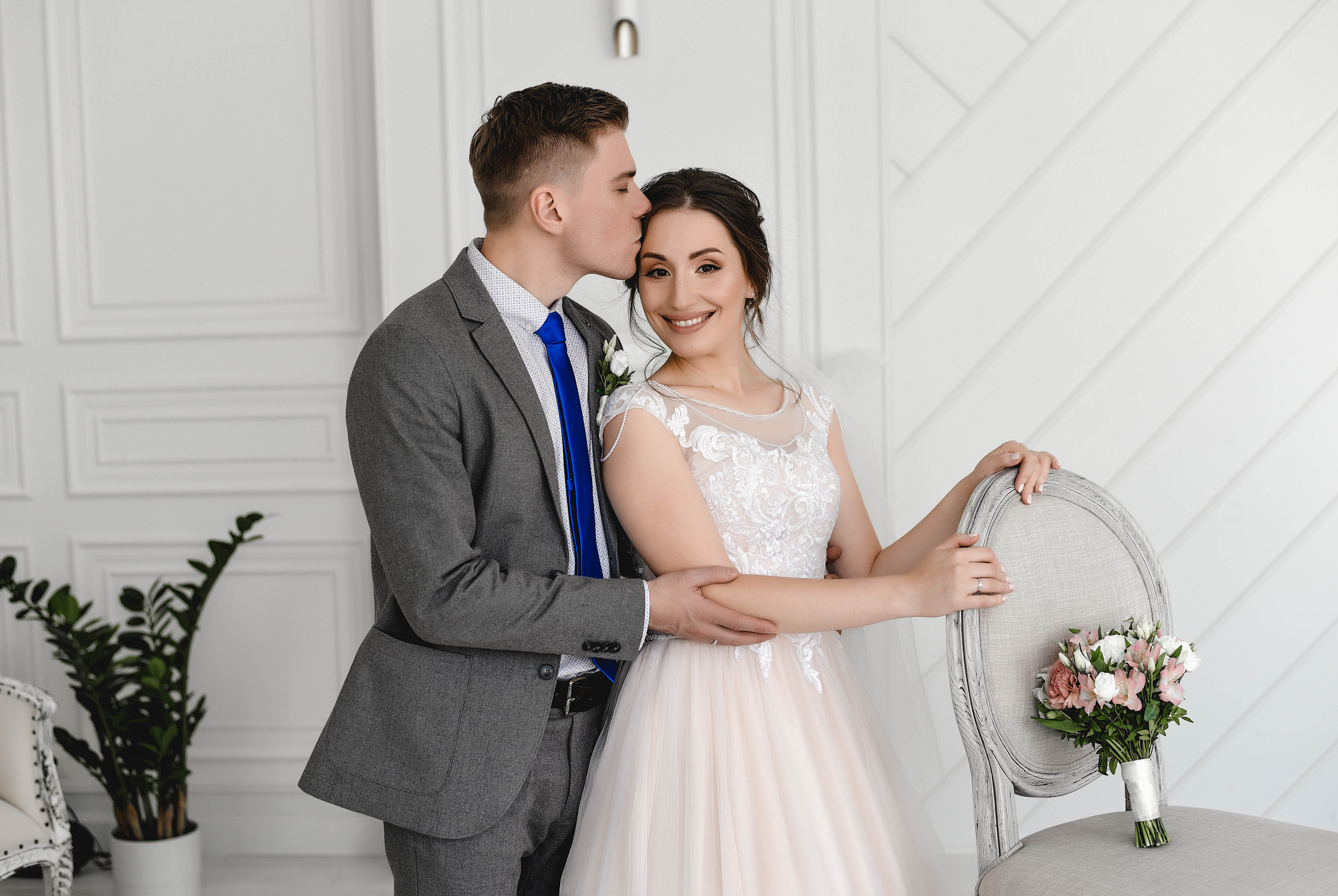 Красивая и нежная студийная серия Коли и Оли. Свадебный, семейный, детский, контент фотограф в Омске Максим Ильин