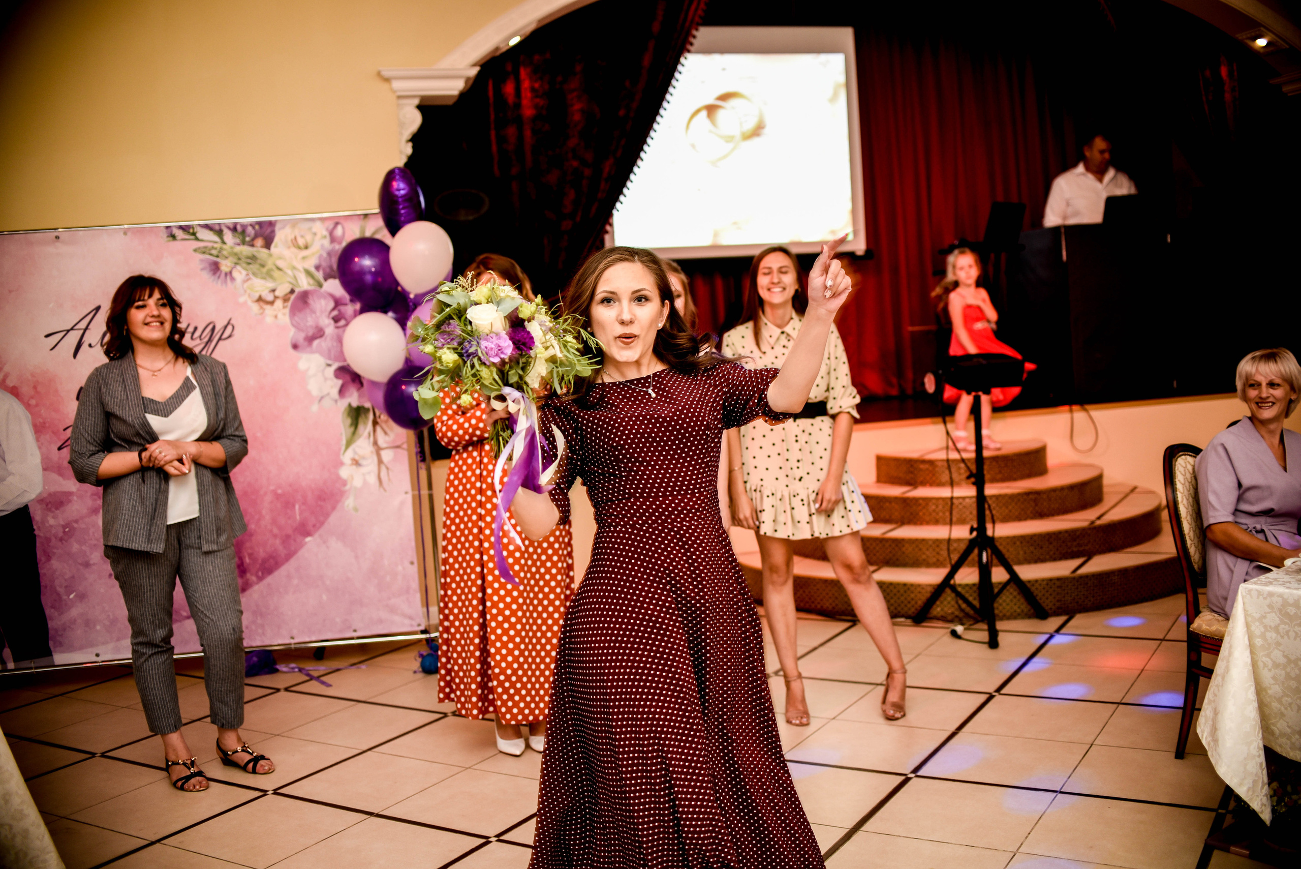 Яркая июльская история Алескандра и Инны. Свадебный, семейный, детский, контент фотограф в Омске Максим Ильин