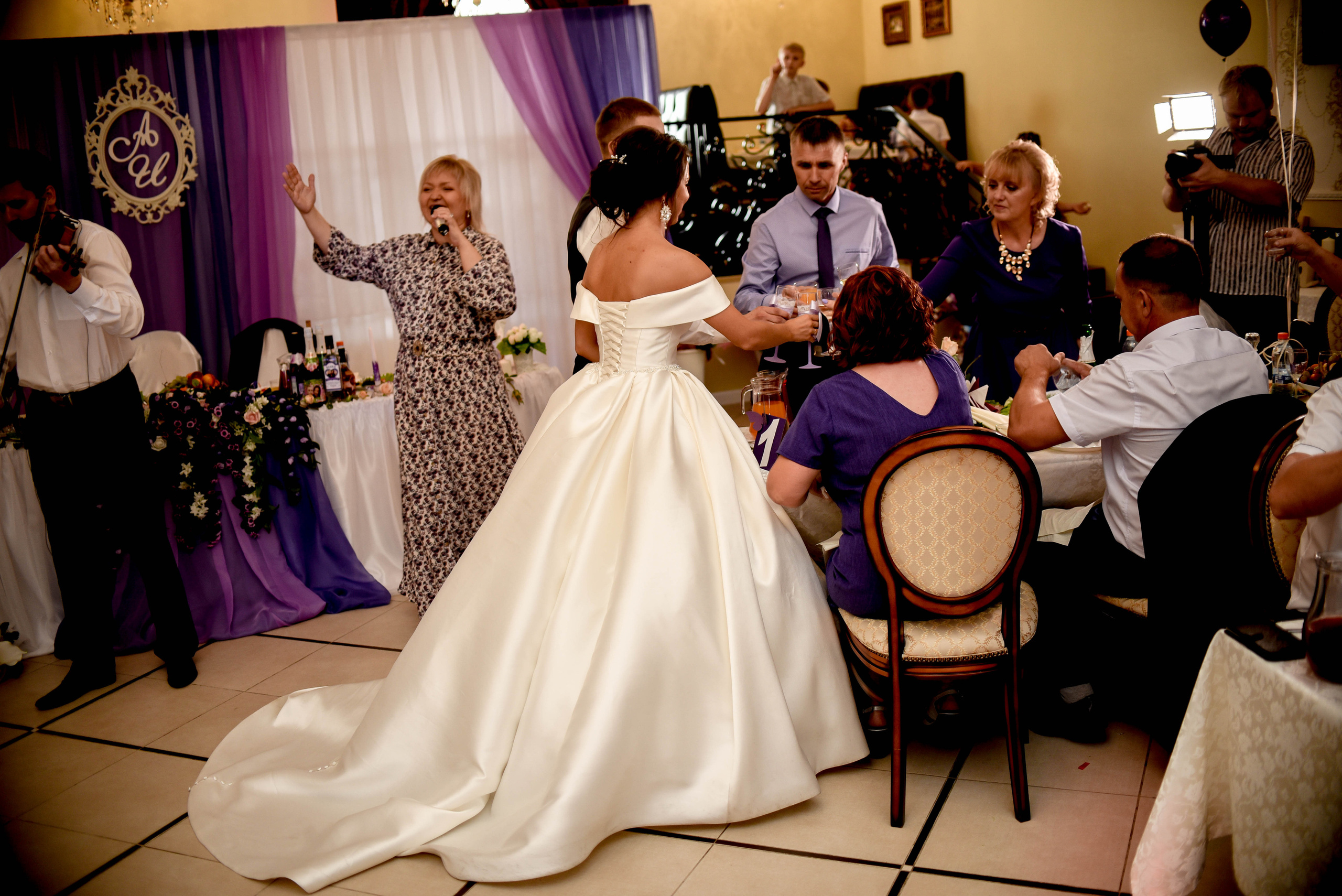 Яркая июльская история Алескандра и Инны. Свадебный, семейный, детский, контент фотограф в Омске Максим Ильин