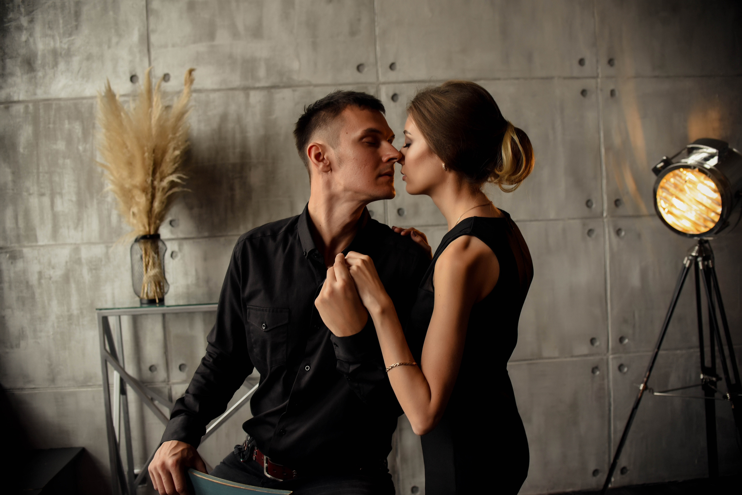 Студийное Love story. Свадебный, семейный, детский, контент фотограф в Омске Максим Ильин