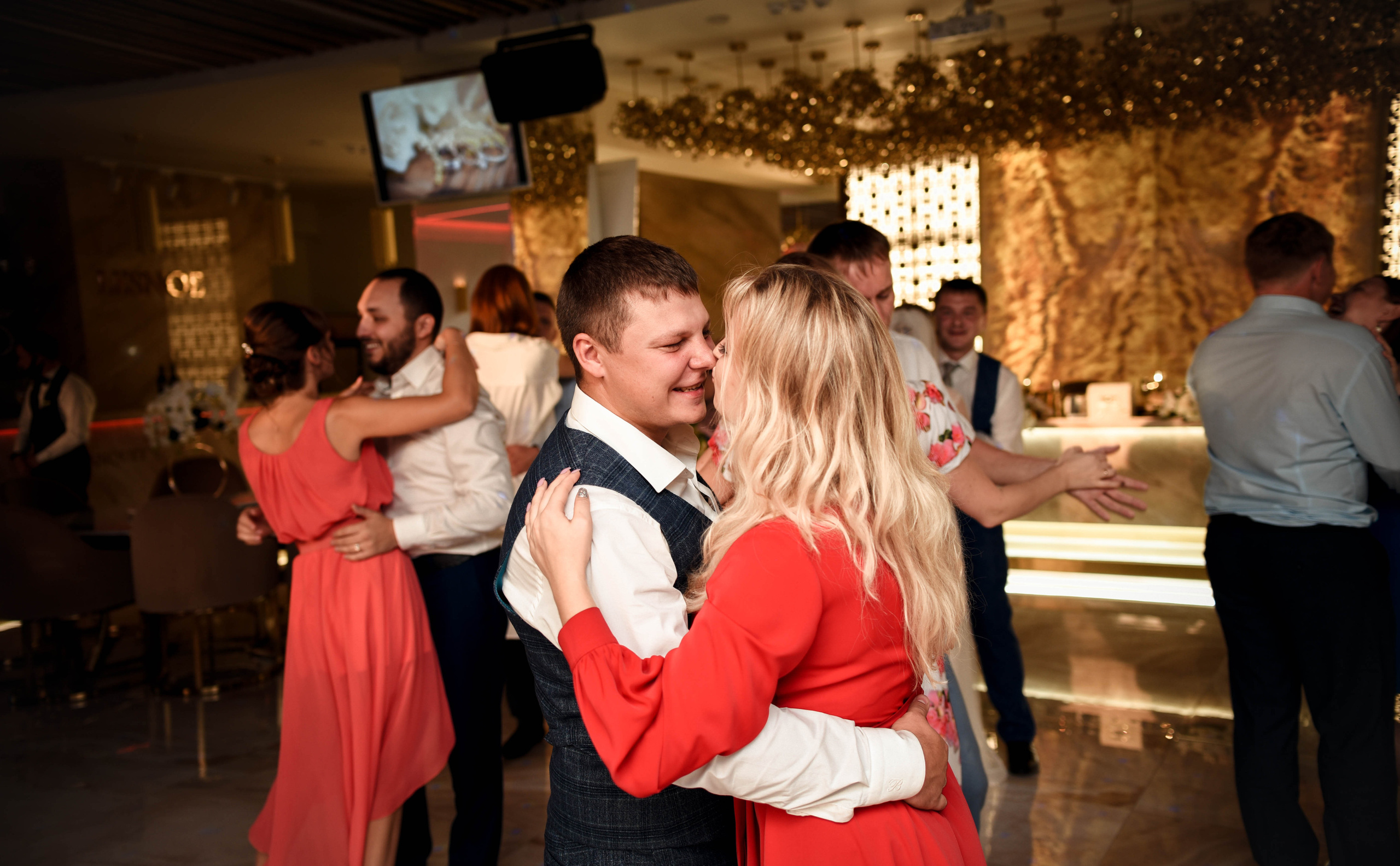 Романтичная история Яны и Константина. Свадебный, семейный, детский, контент фотограф в Омске Максим Ильин