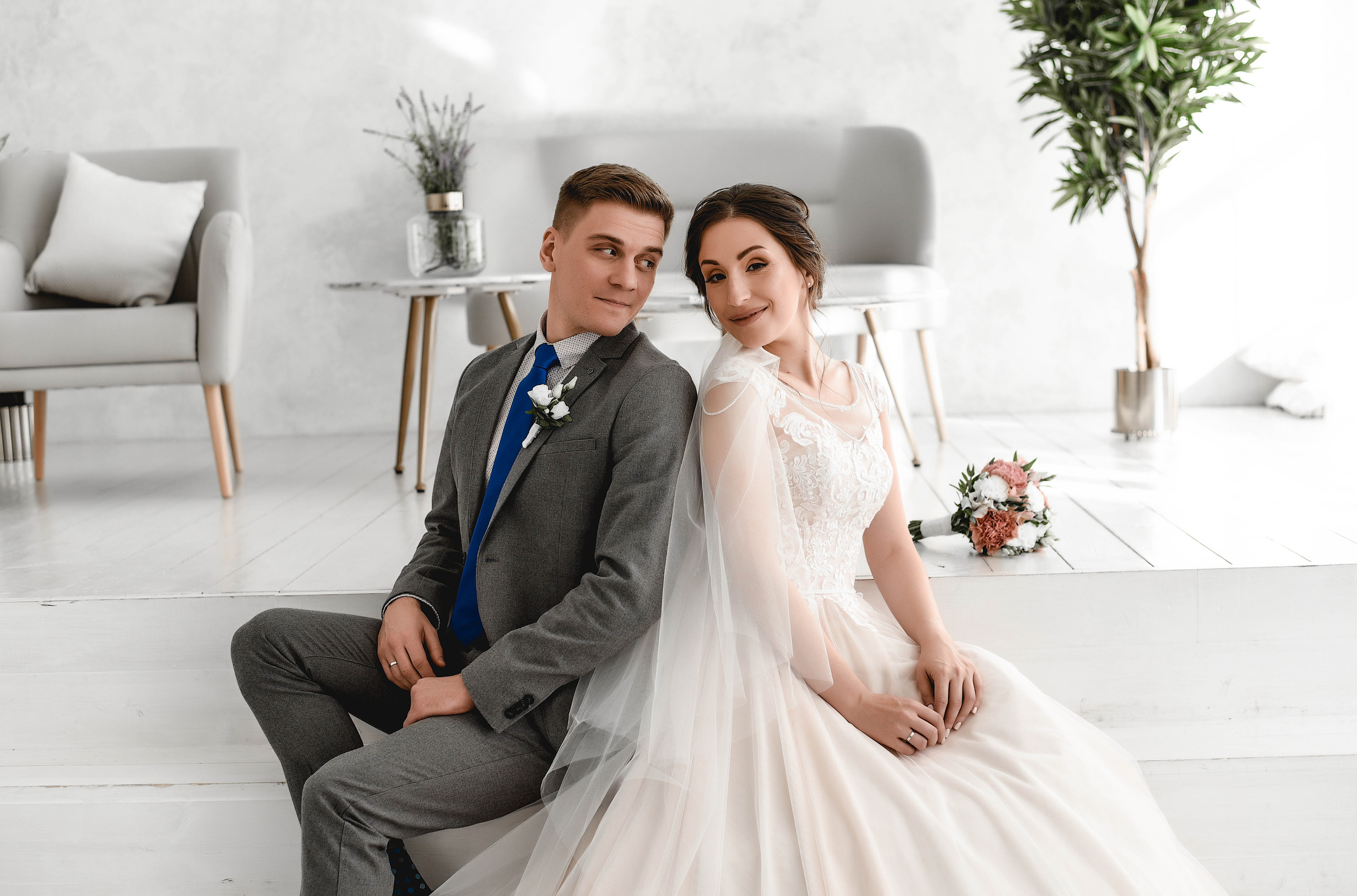 Красивая и нежная студийная серия Коли и Оли. Свадебный, семейный, детский, контент фотограф в Омске Максим Ильин