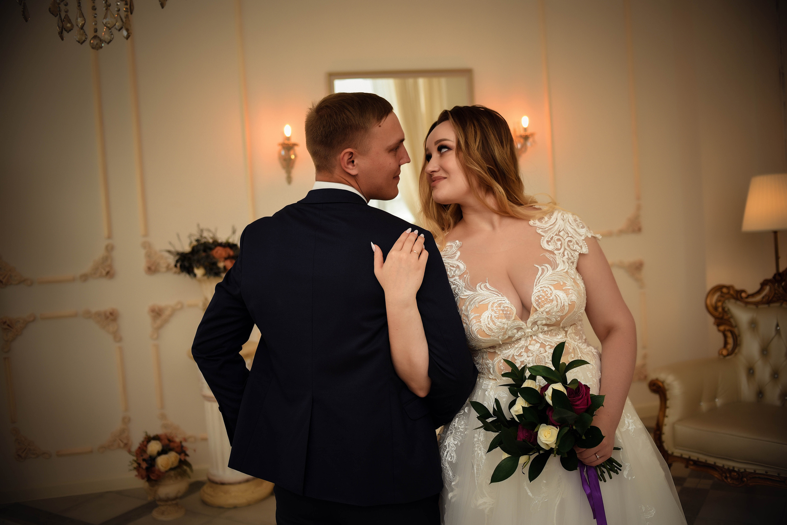 Летняя серия кадров с прогулки Александра и Юлии. Свадебный, семейный, детский, контент фотограф в Омске Максим Ильин