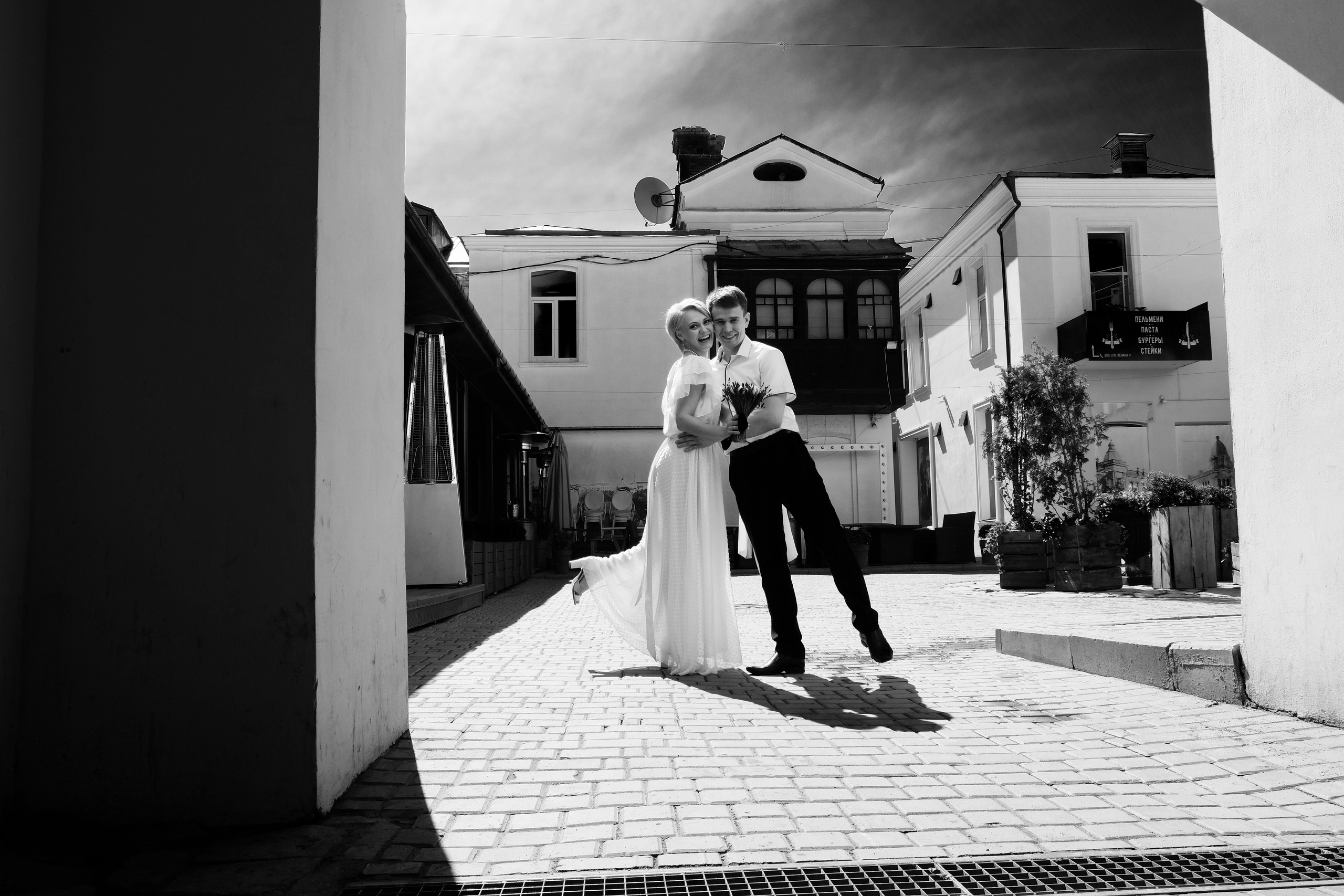 Свадебная Пятница 13)))) Серия чб снимков Любови и Алексея. Свадебный, семейный, детский, контент фотограф в Омске Максим Ильин