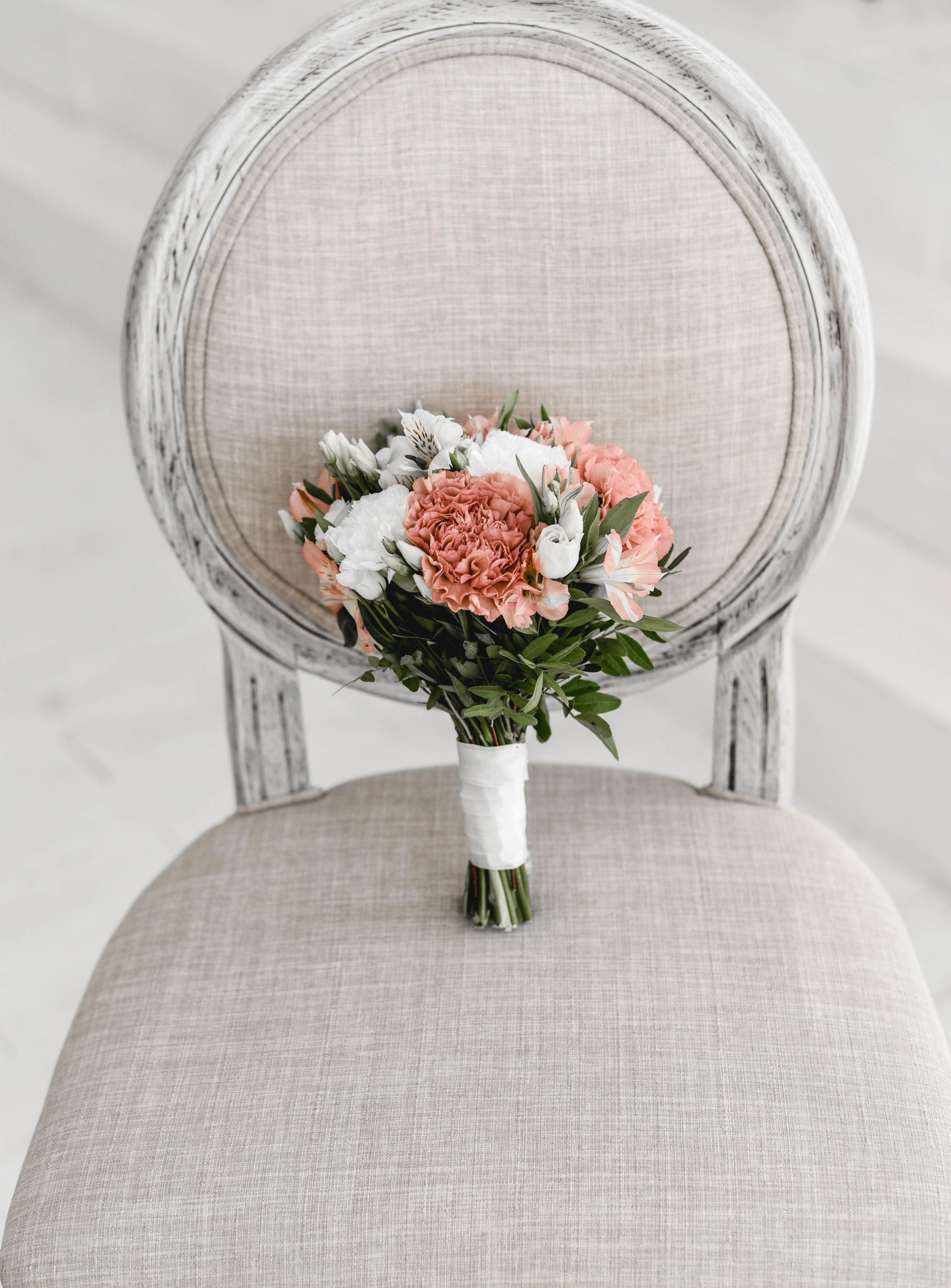 Красивая и нежная студийная серия Коли и Оли. Свадебный, семейный, детский, контент фотограф в Омске Максим Ильин