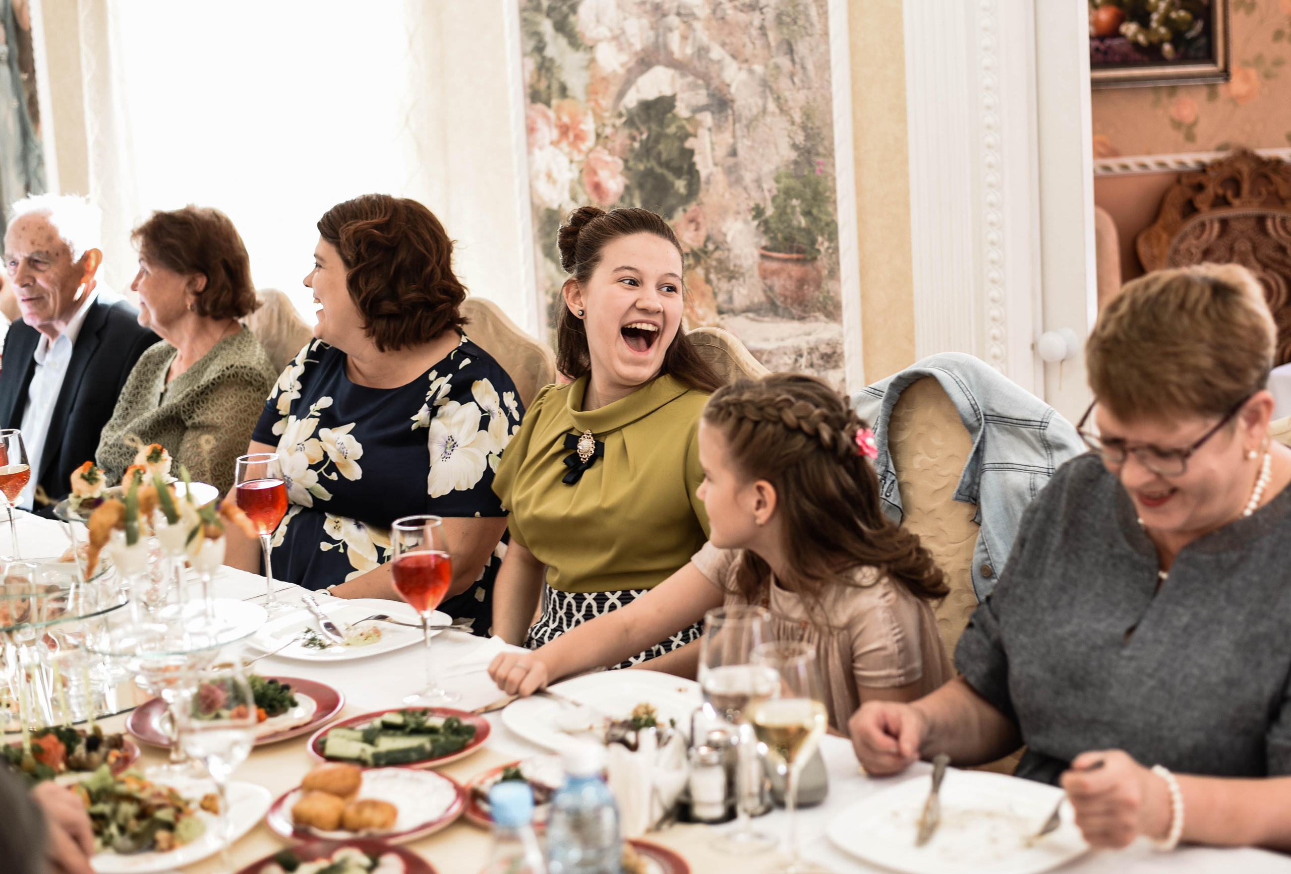 Теплая ретро серия Ивана и Марии. Свадебный, семейный, детский, контент фотограф в Омске Максим Ильин