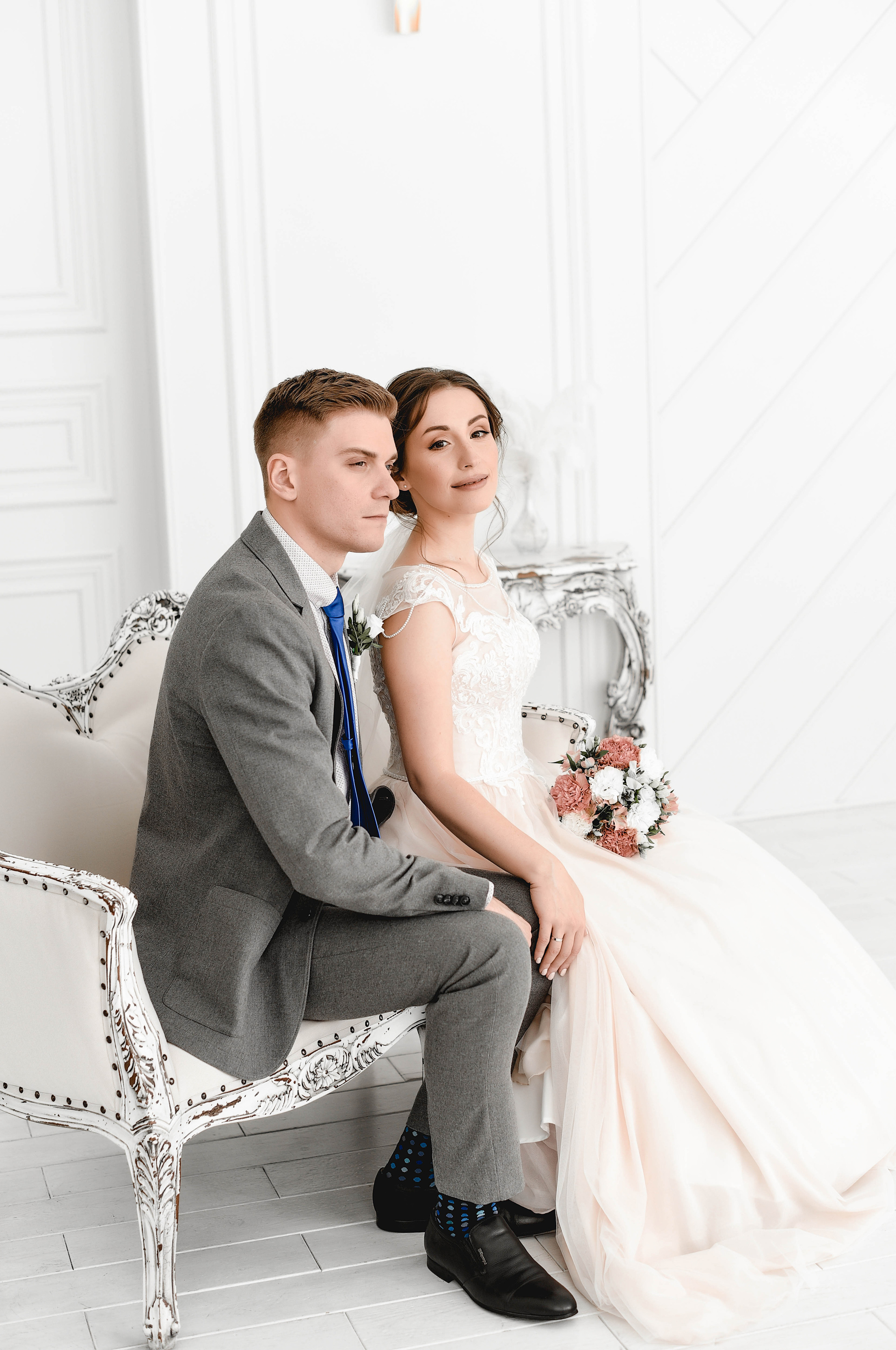 Красивая и нежная студийная серия Коли и Оли. Свадебный, семейный, детский, контент фотограф в Омске Максим Ильин