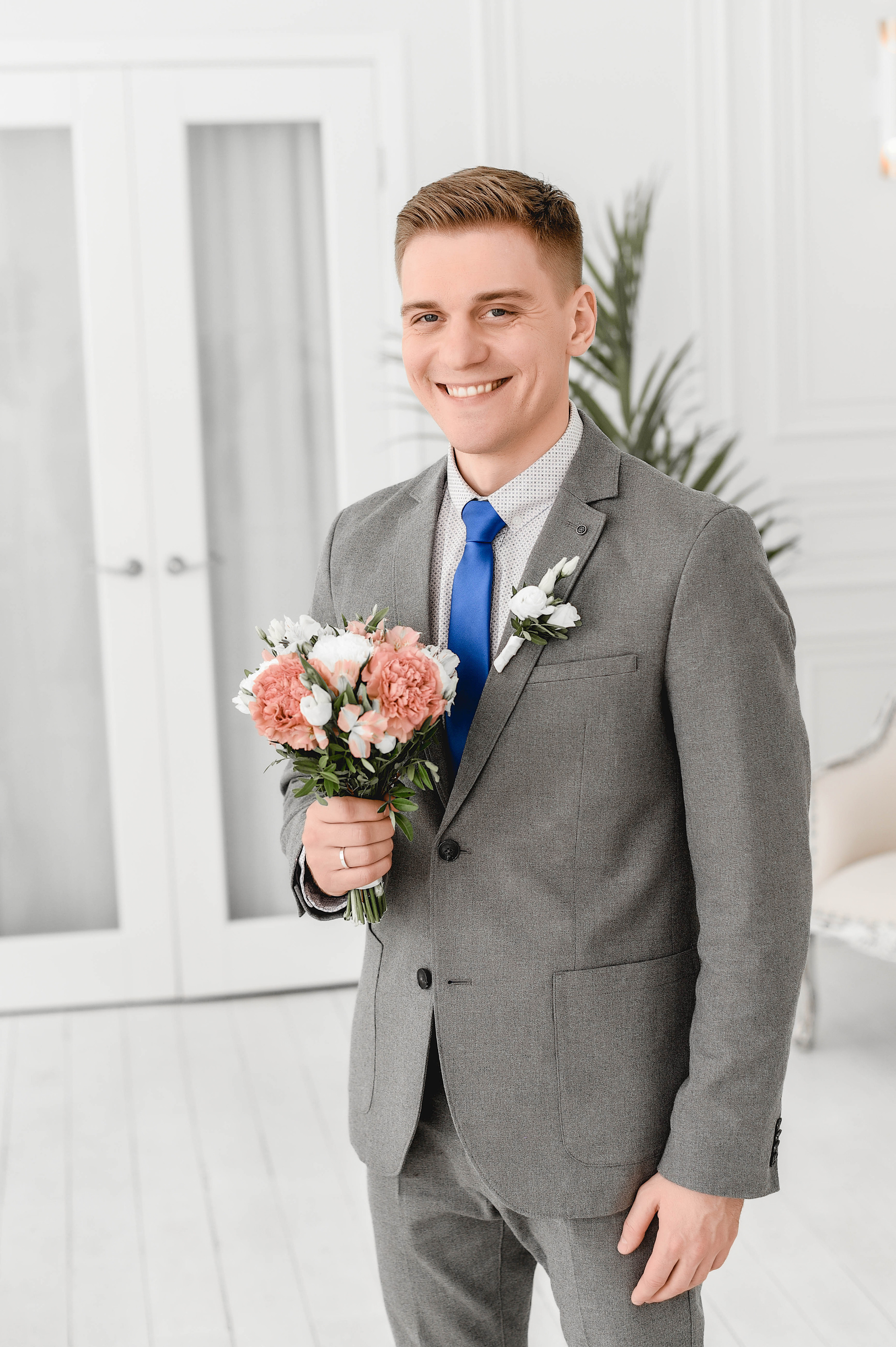 Красивая и нежная студийная серия Коли и Оли. Свадебный, семейный, детский, контент фотограф в Омске Максим Ильин