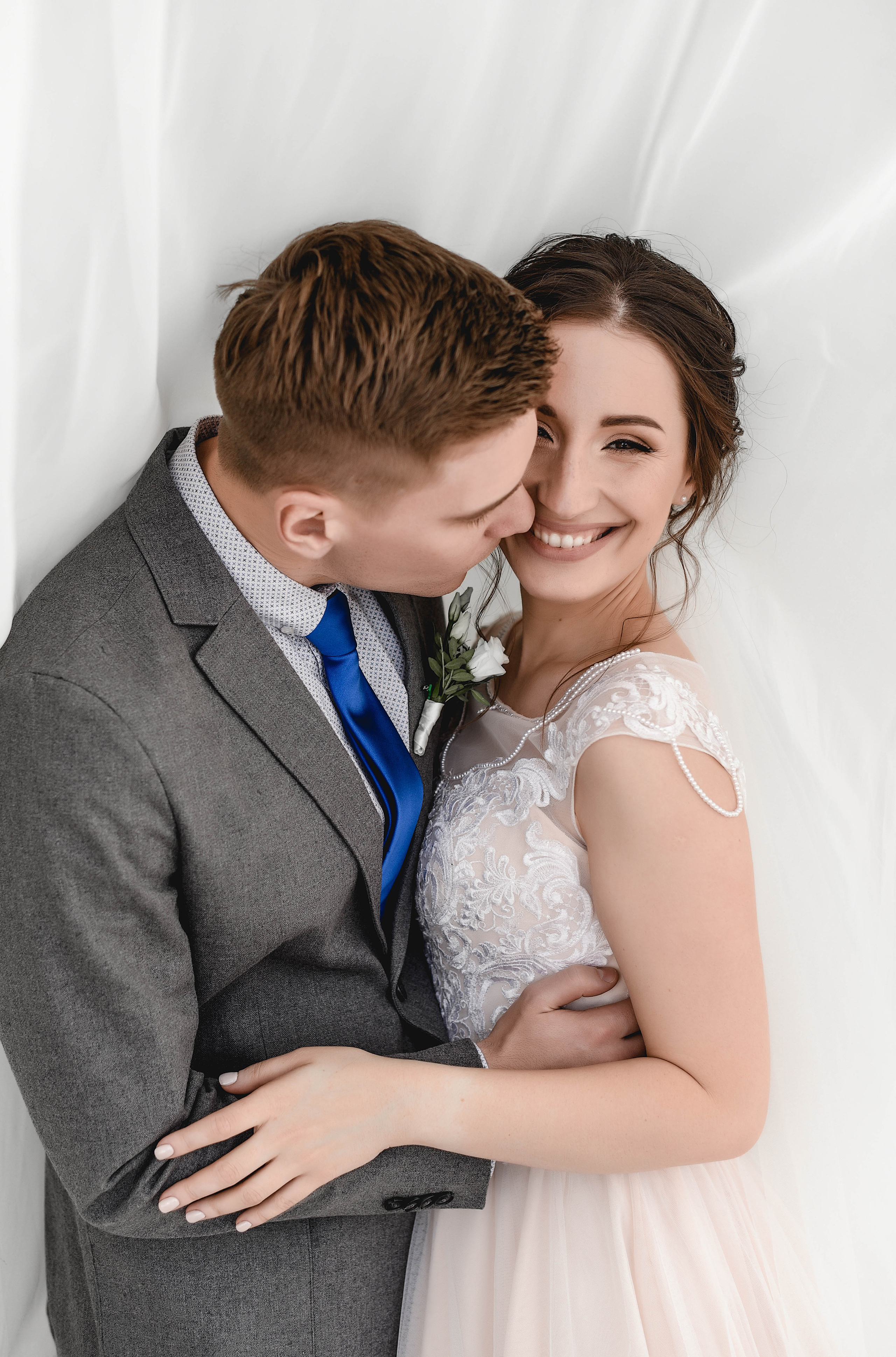 Красивая и нежная студийная серия Коли и Оли. Свадебный, семейный, детский, контент фотограф в Омске Максим Ильин