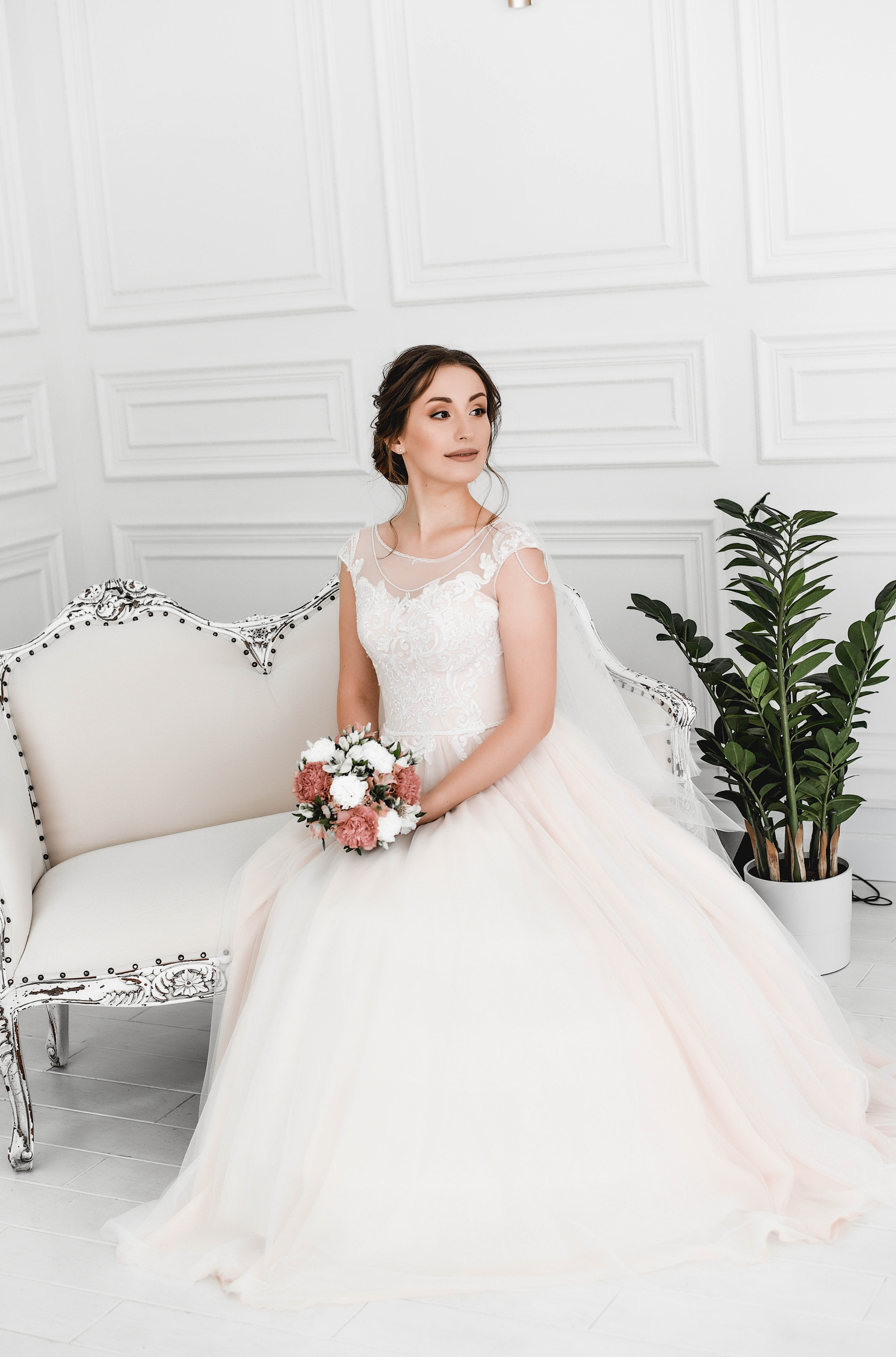 Красивая и нежная студийная серия Коли и Оли. Свадебный, семейный, детский, контент фотограф в Омске Максим Ильин