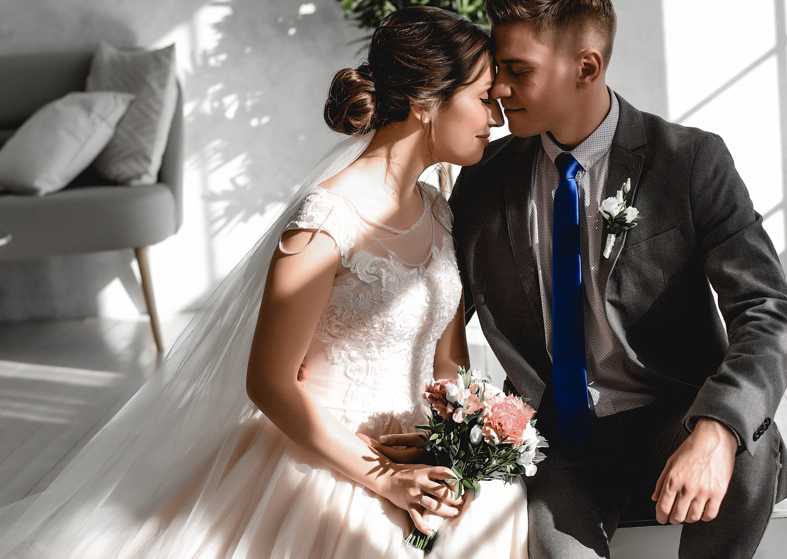 Красивая и нежная студийная серия Коли и Оли. Свадебный, семейный, детский, контент фотограф в Омске Максим Ильин